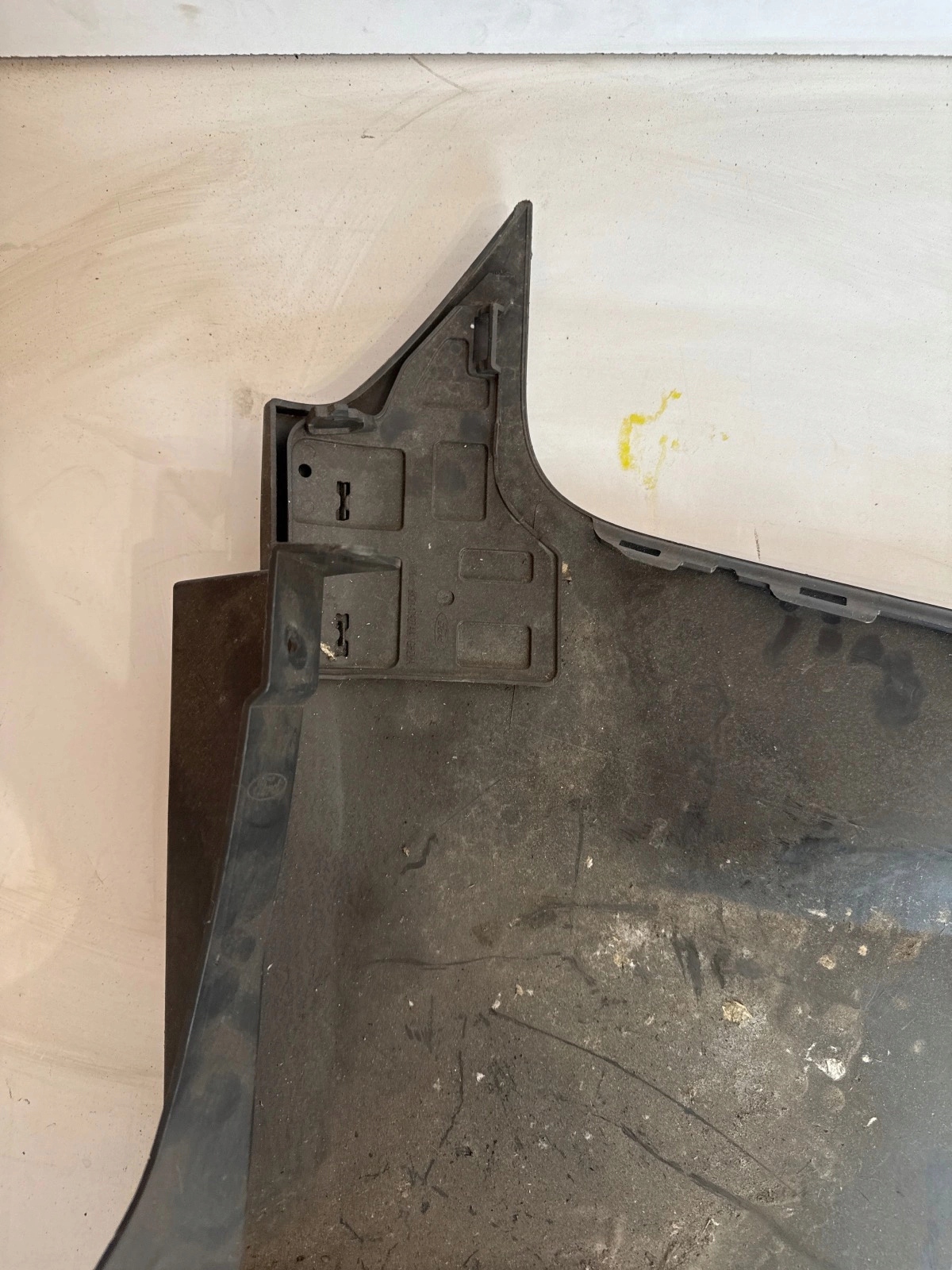 Ecke der Stoßstange heck hinten links Ford Transit Custom
