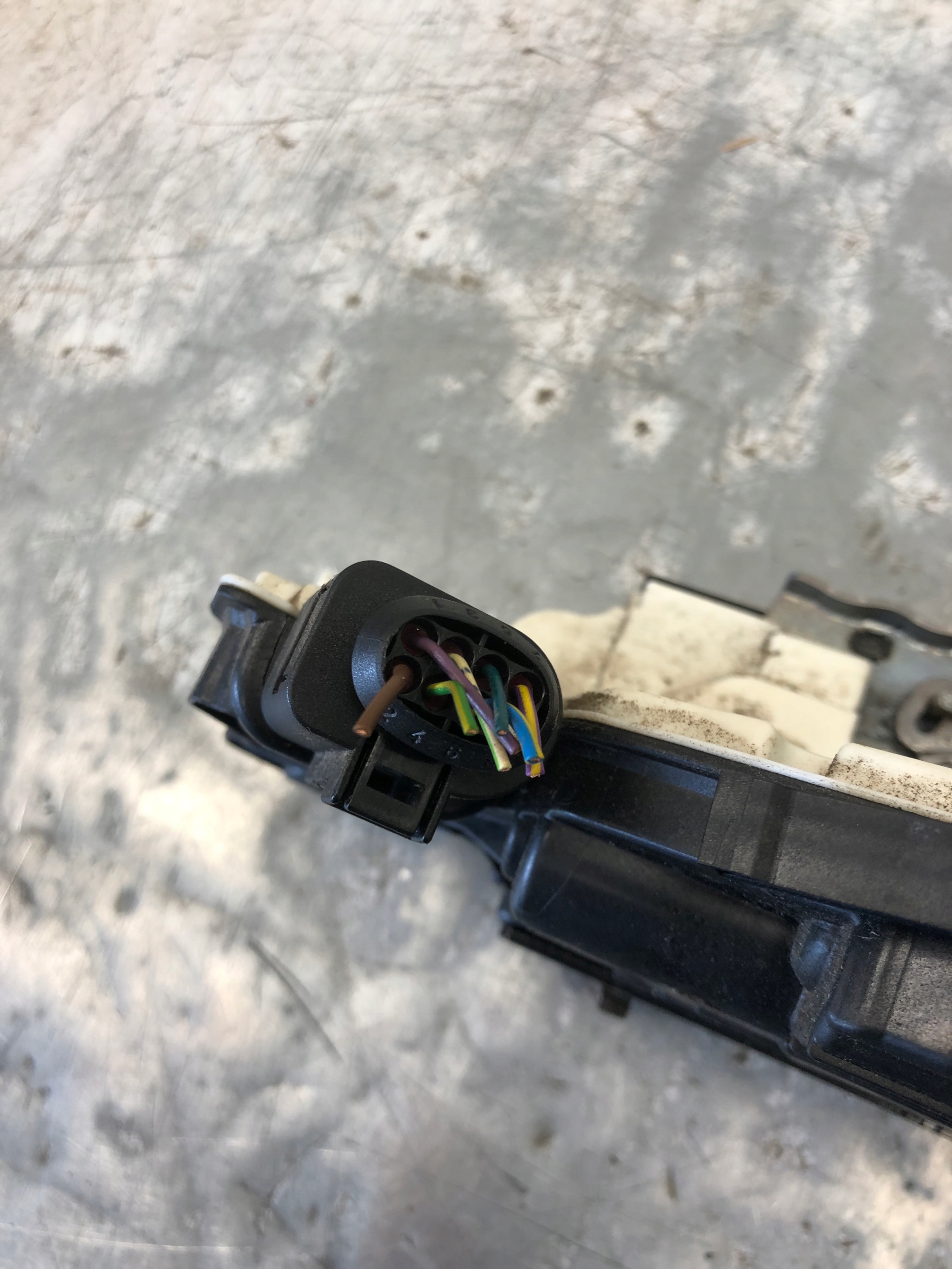 lock door left front SEAT IBIZA IV 3D 5N1837015C