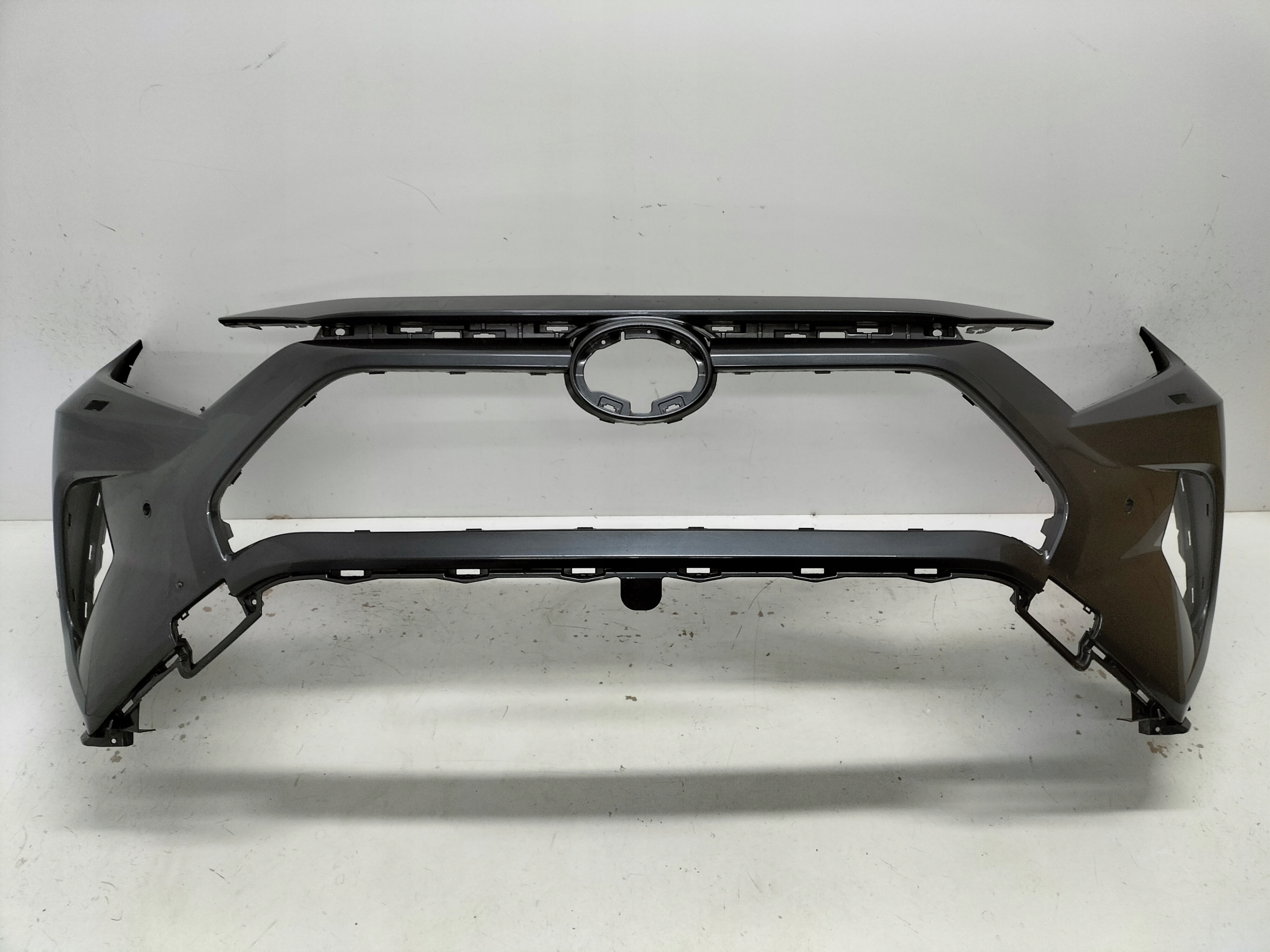 front bumper front TOYOTA RAV4 RAV-4 V 18