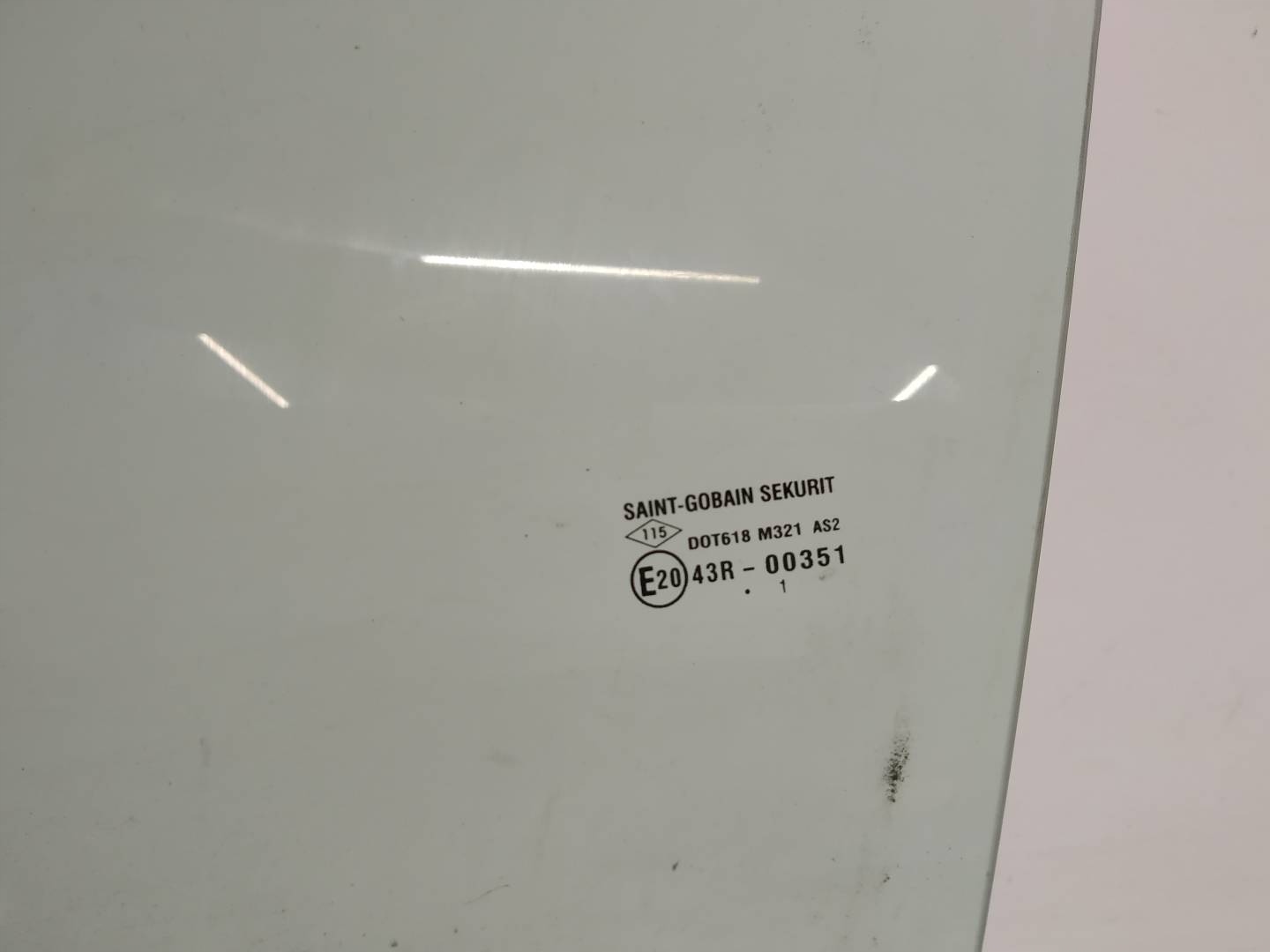 window door left front 18 R sedan 4D SAINT GOBAIN SEKURIT Dacia Logan II
