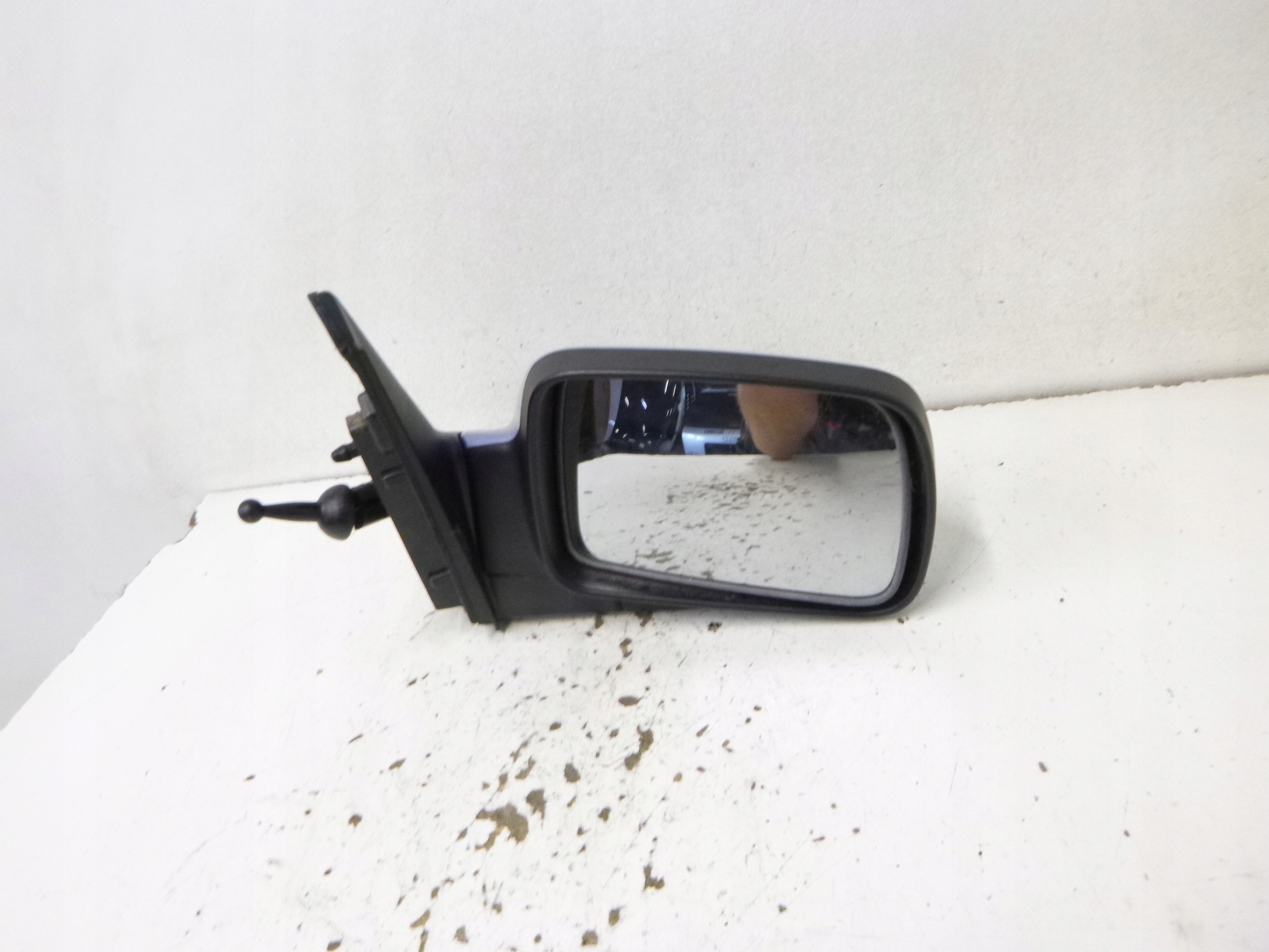 mirror right Kia Picatno and L6 2005r.