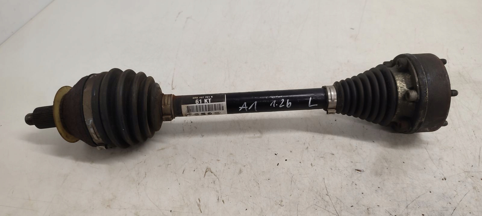 semi-axis left short. Audi A1 1,2 TSI