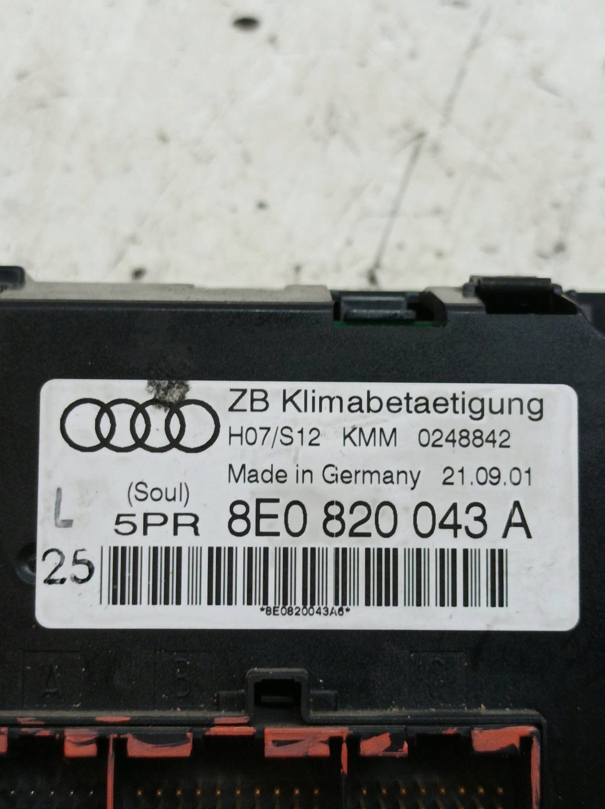 PANEL Bouches buses 8E0820043A Audi A4 II (2000-2006) B6