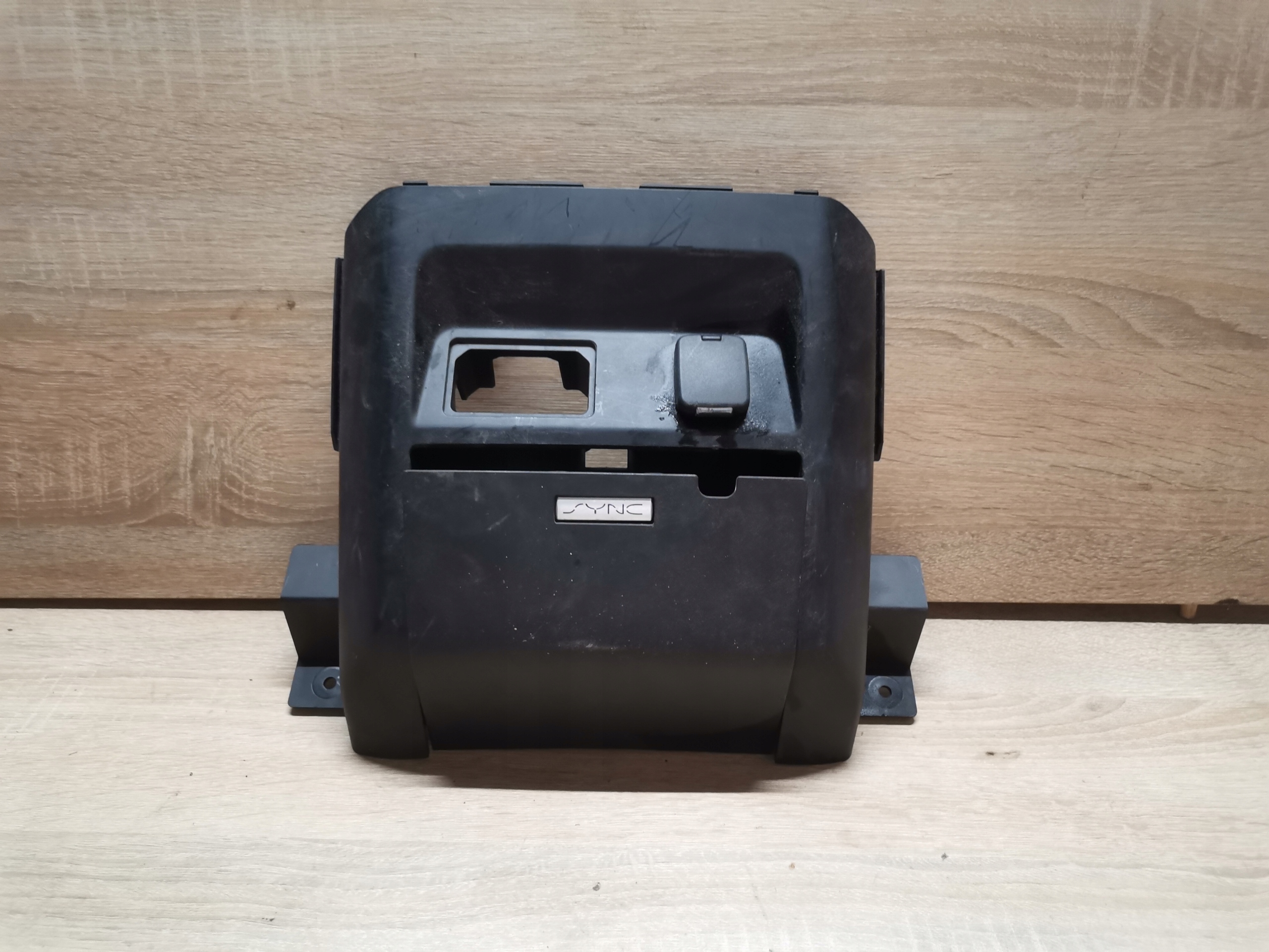 Handschuhfach konsole mitte FORD F-150 2015- FL3B-15045P64-A