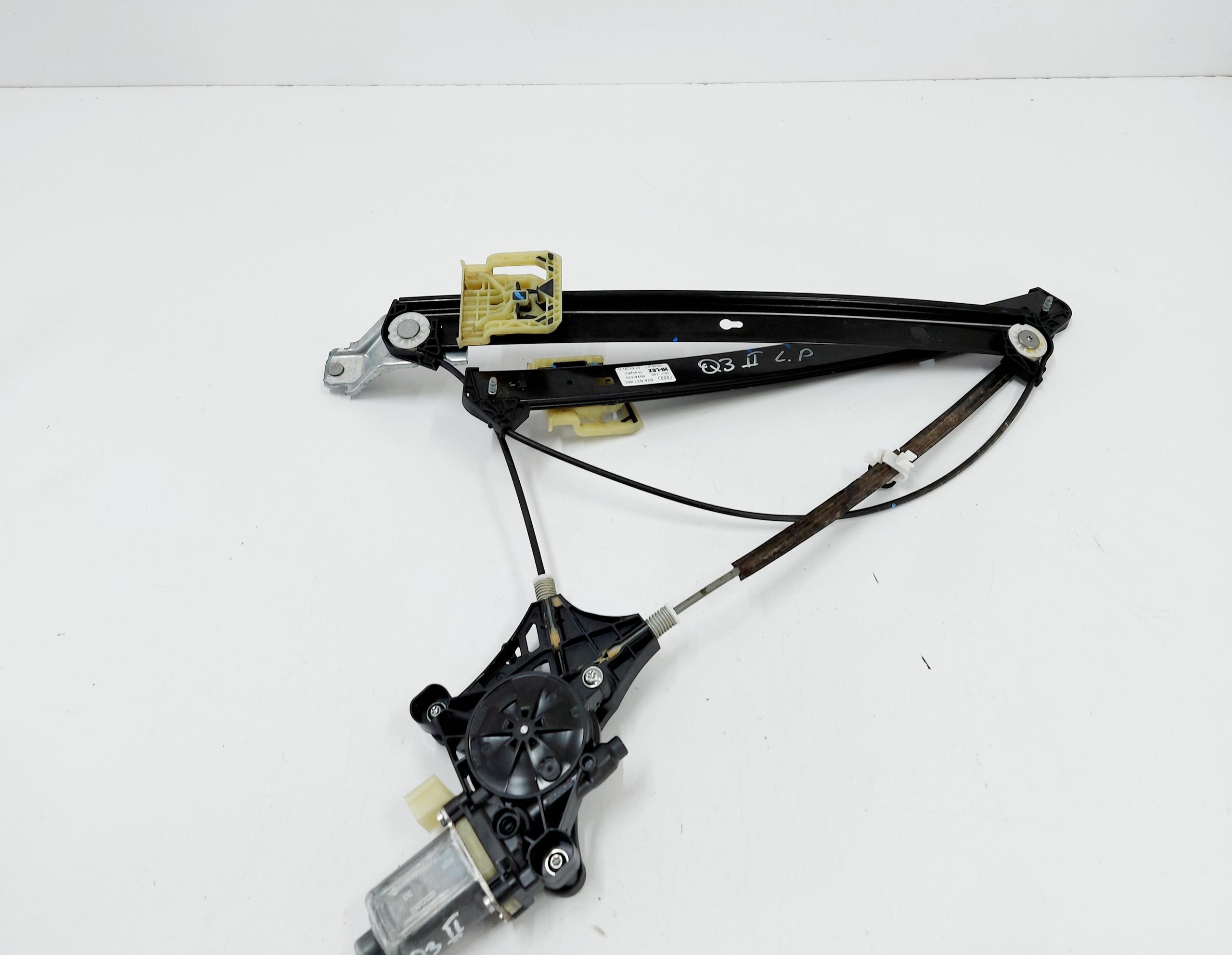 AUDI Q3 83A 3F 20r. Podnośnik mechanizm szyby lewy przód 83A837461