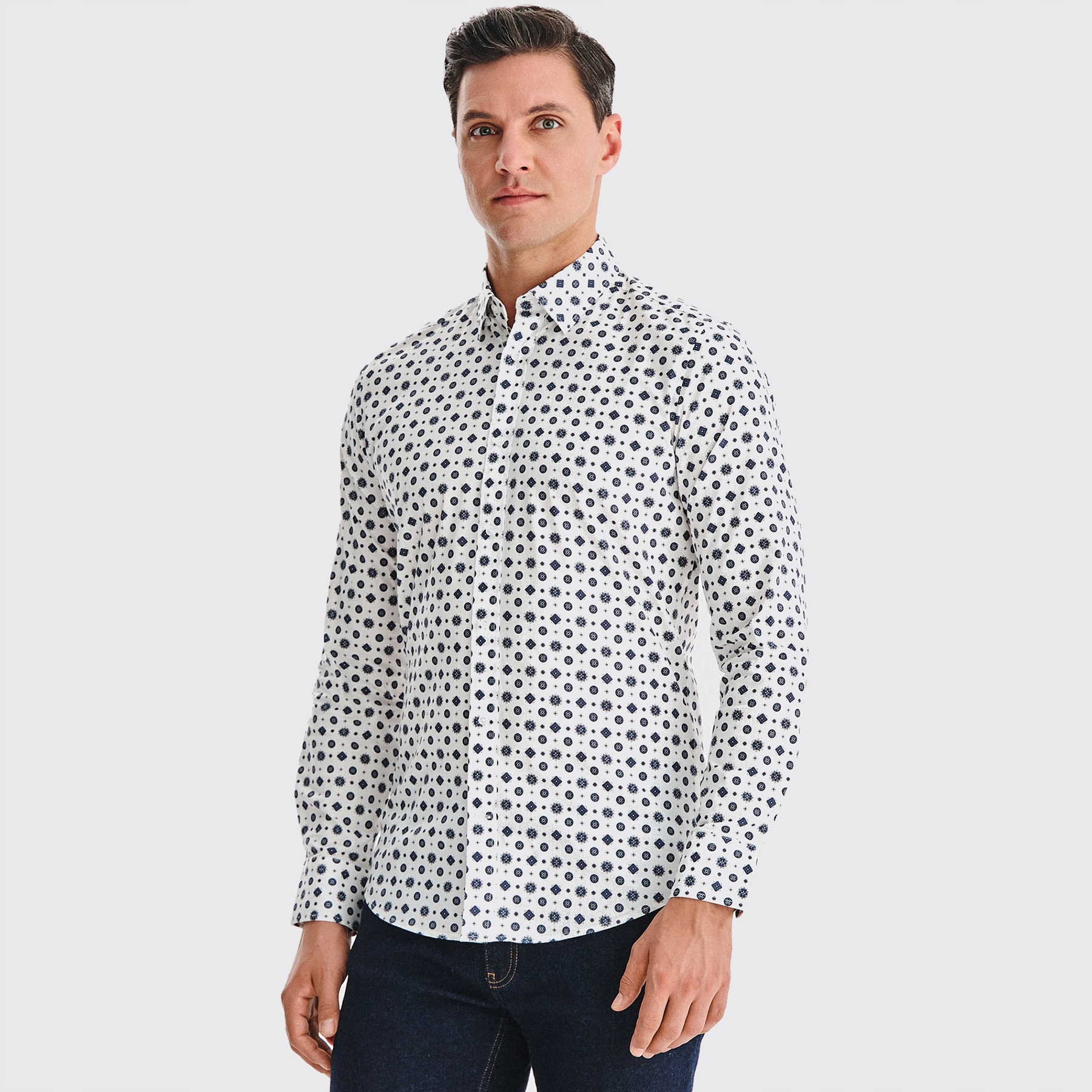 Bílá pánská košile s modrým geometrickým vzorem Pako Lorente vel XXL