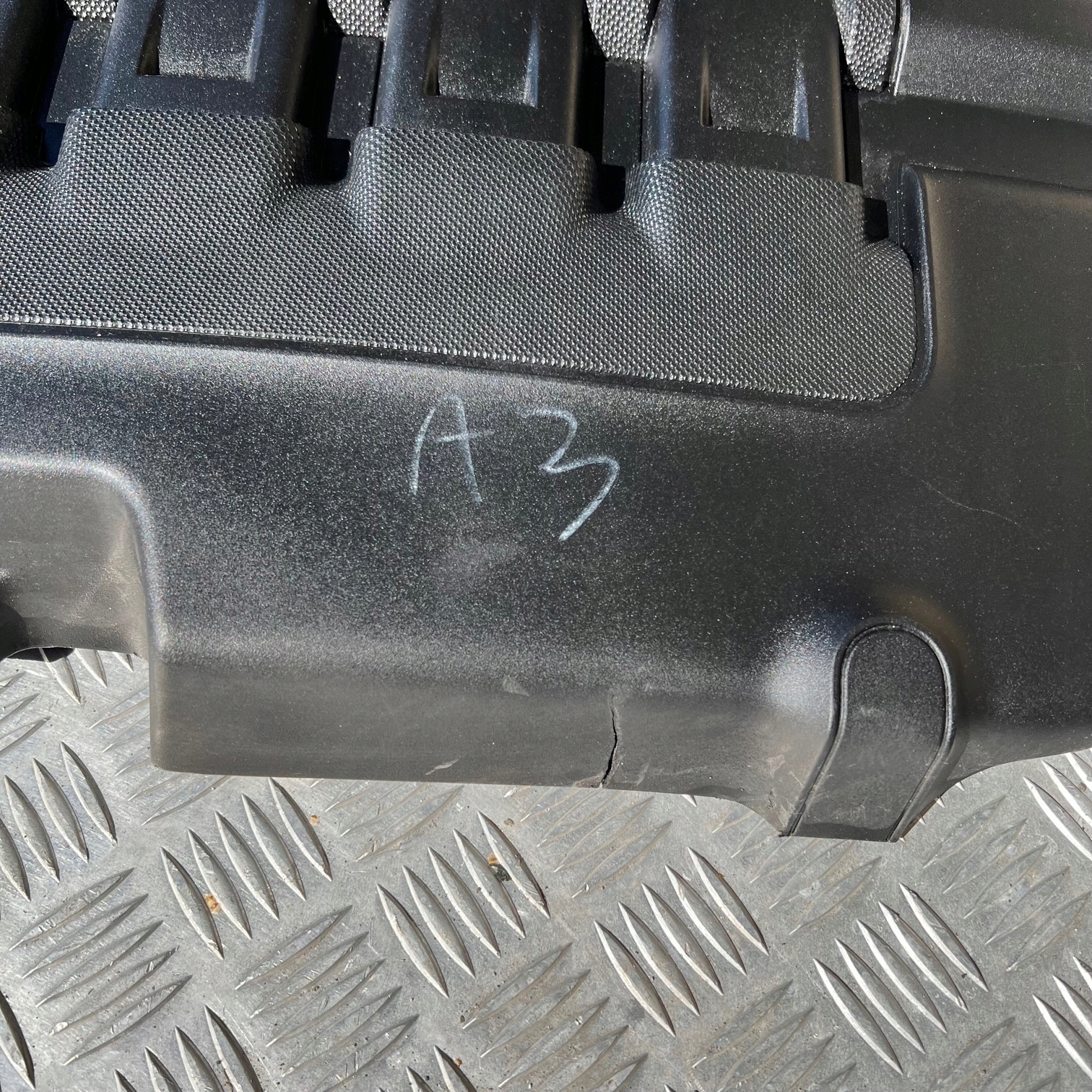 COVER COVER FOR ENGINE AUDI A3 04L103925R