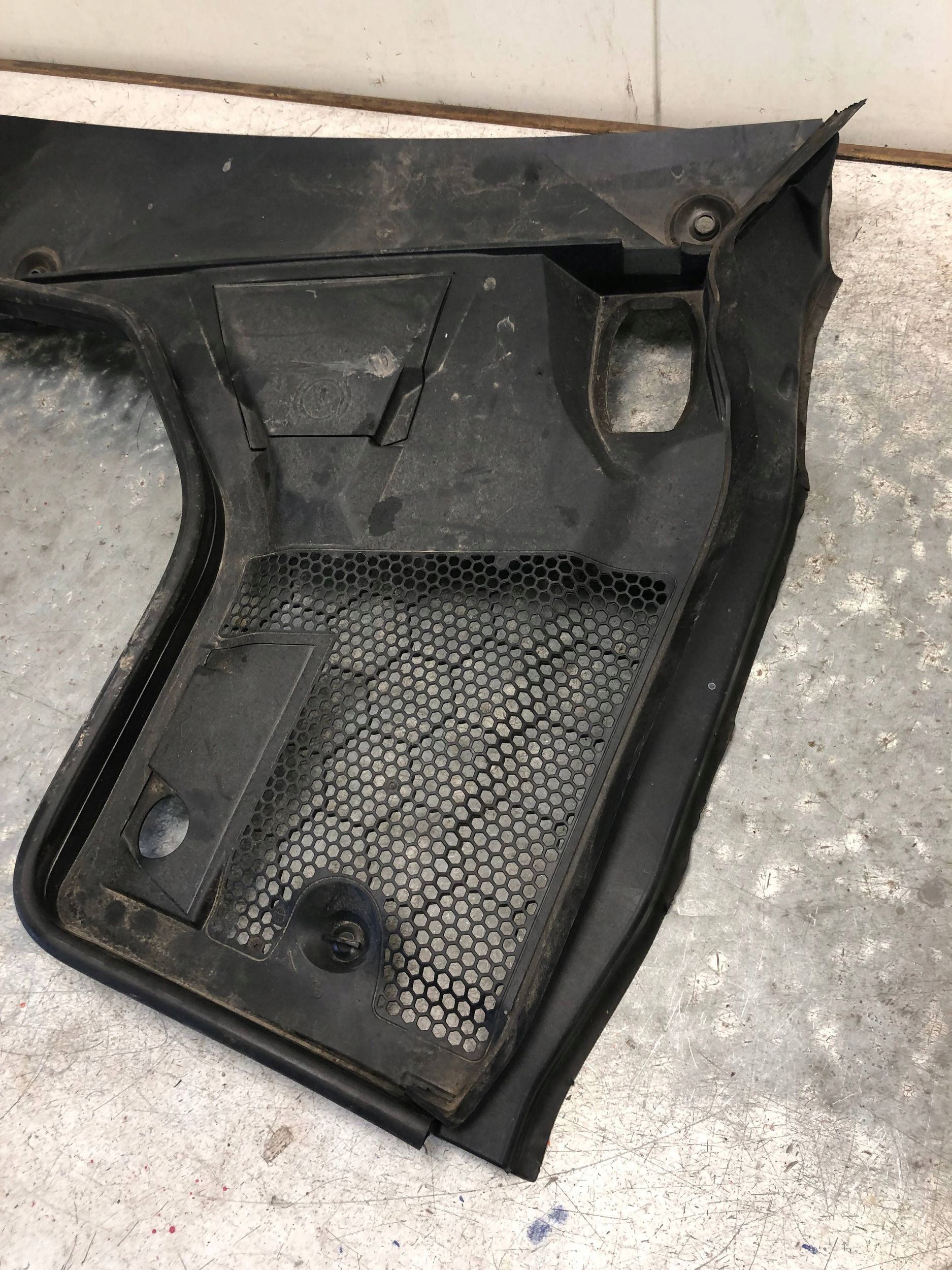 torpedo left MERCEDES W205 KOMBI A2058308902