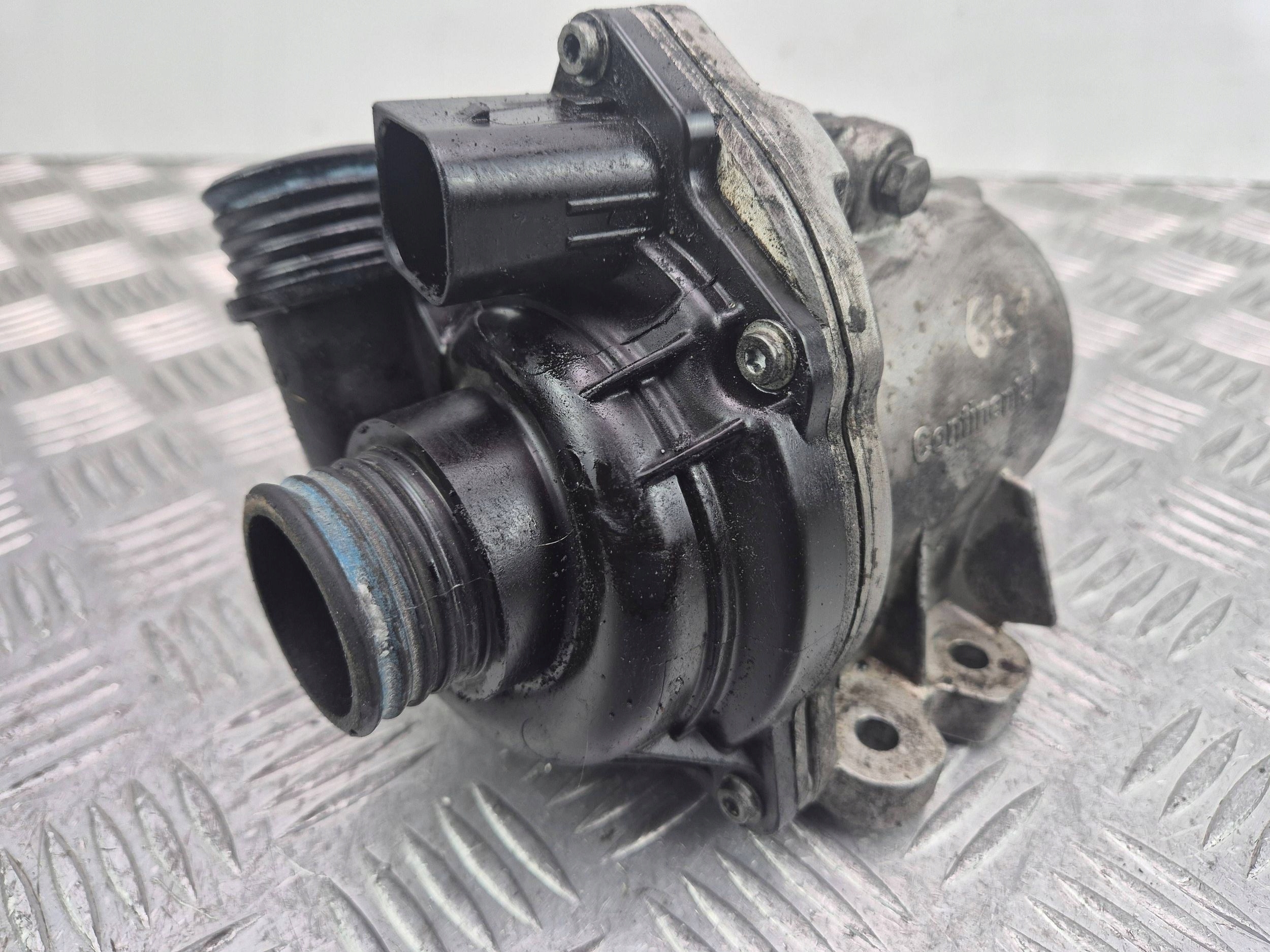 BMW X5 E70 xDrive 40i water pump 9455978 N55