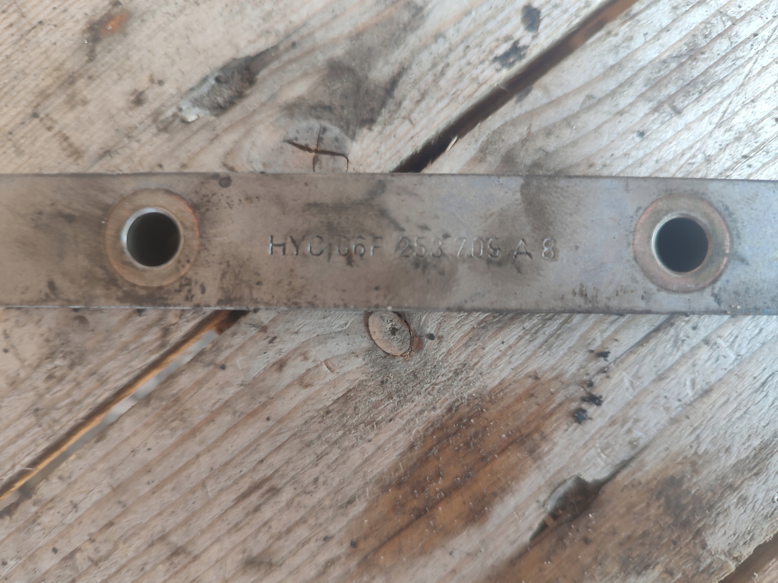 bracket holder header pipe AUDI VW 2.0 TFSI 06F253709A