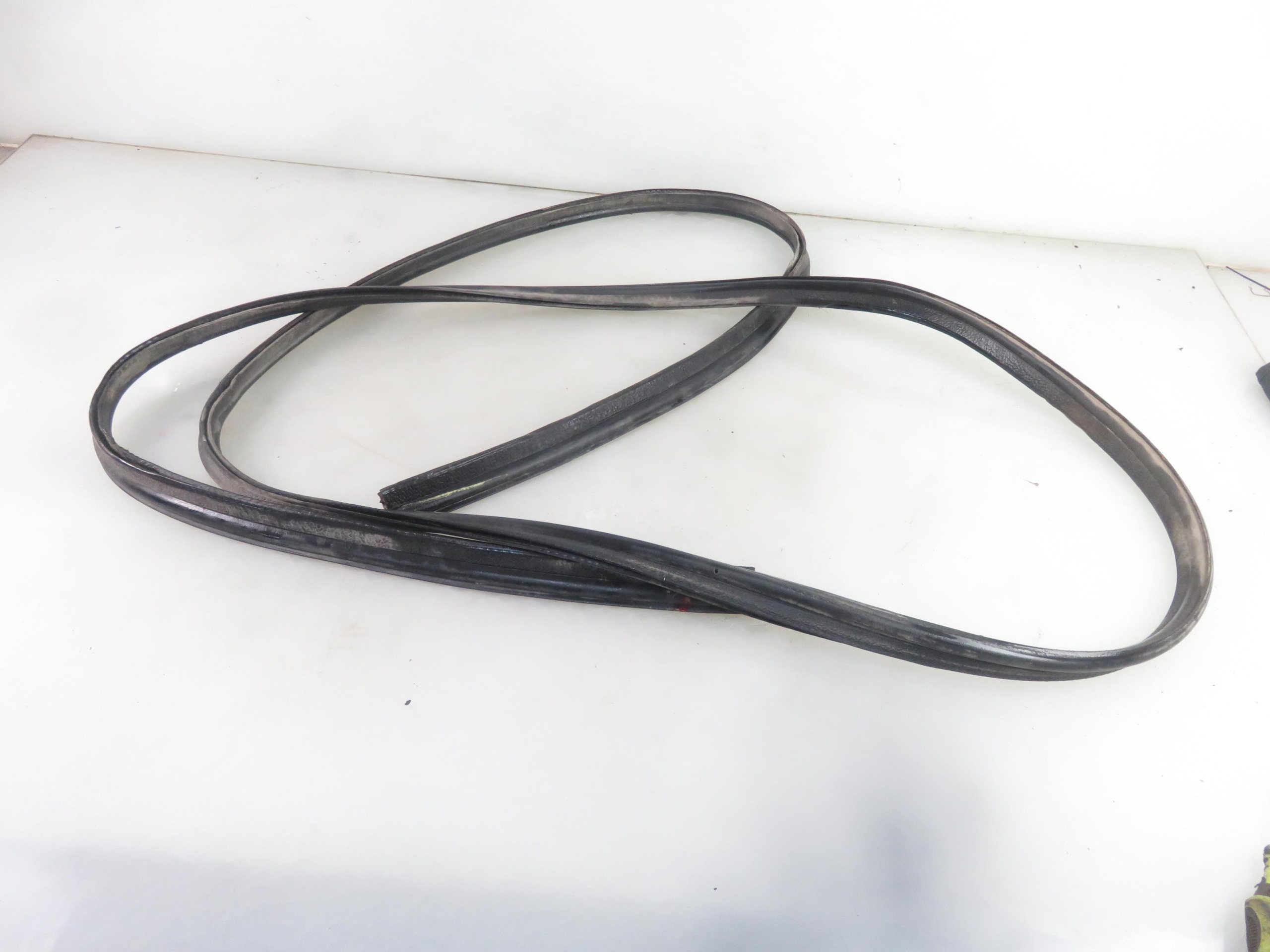 USZCZELKA KLAPY HUMMER H2