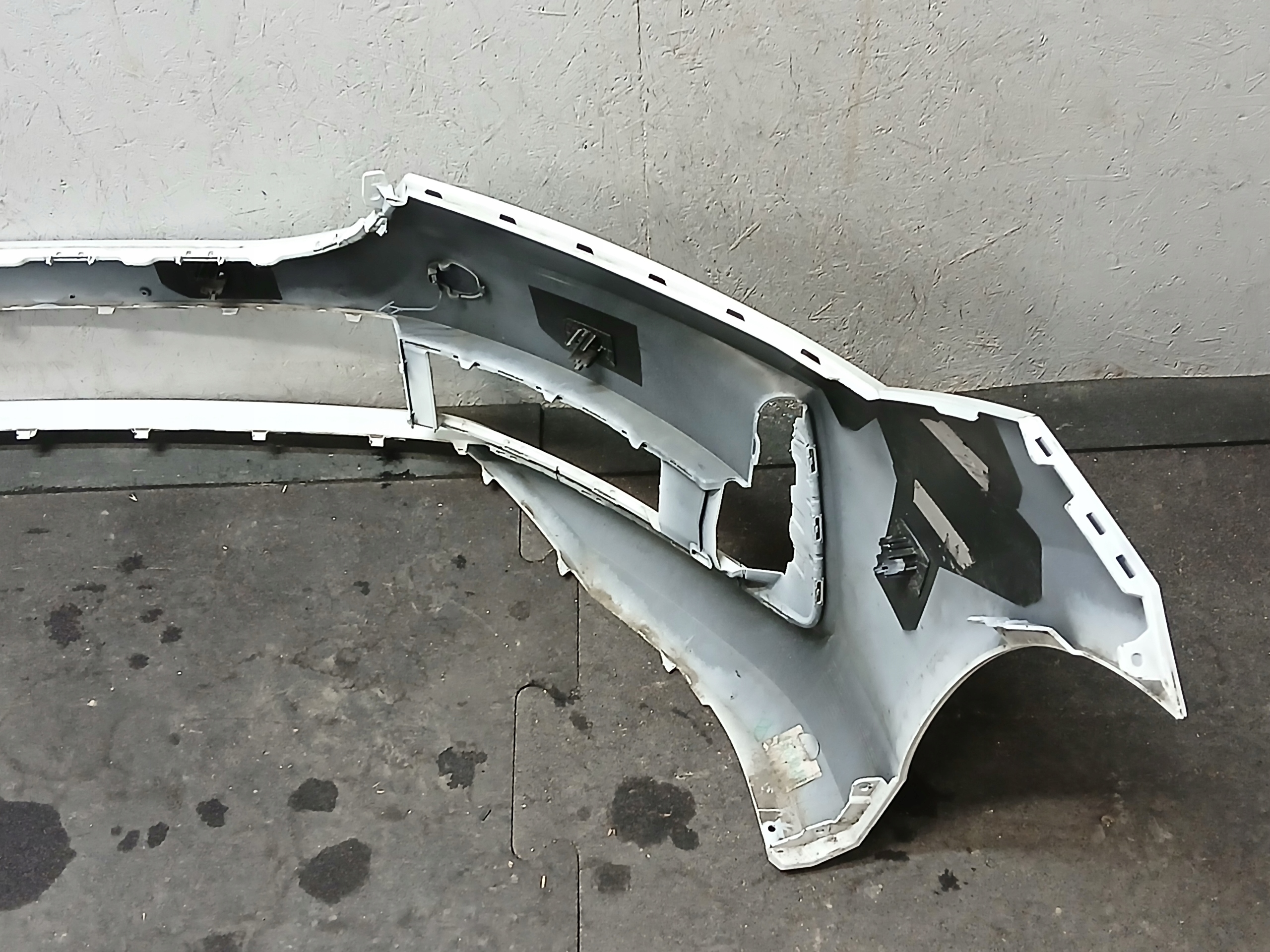 bumper front SKODA SUPERB IV 4