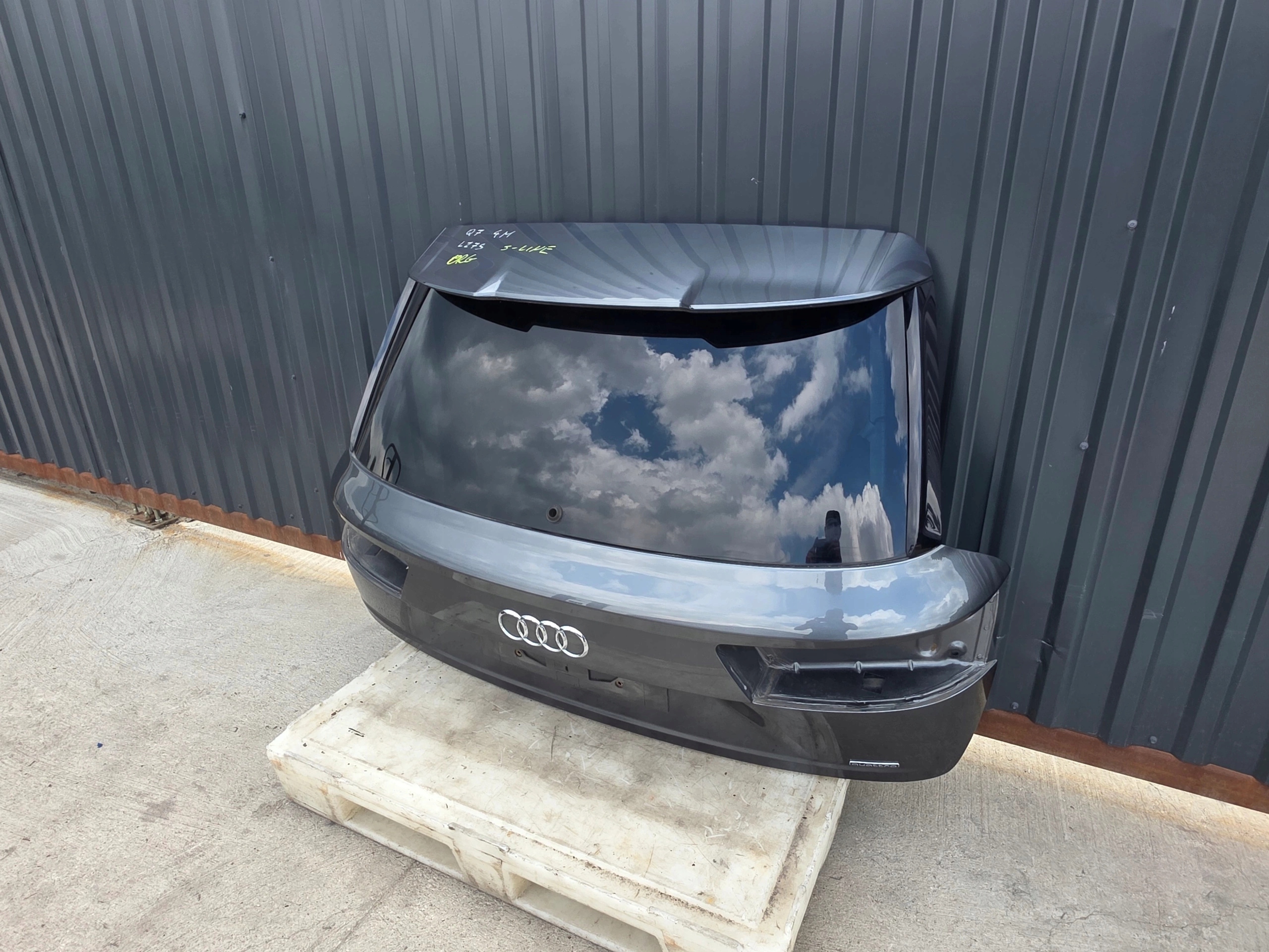 boot doors rear part AUDI Q7 4M S LINE LZ7S original !!!