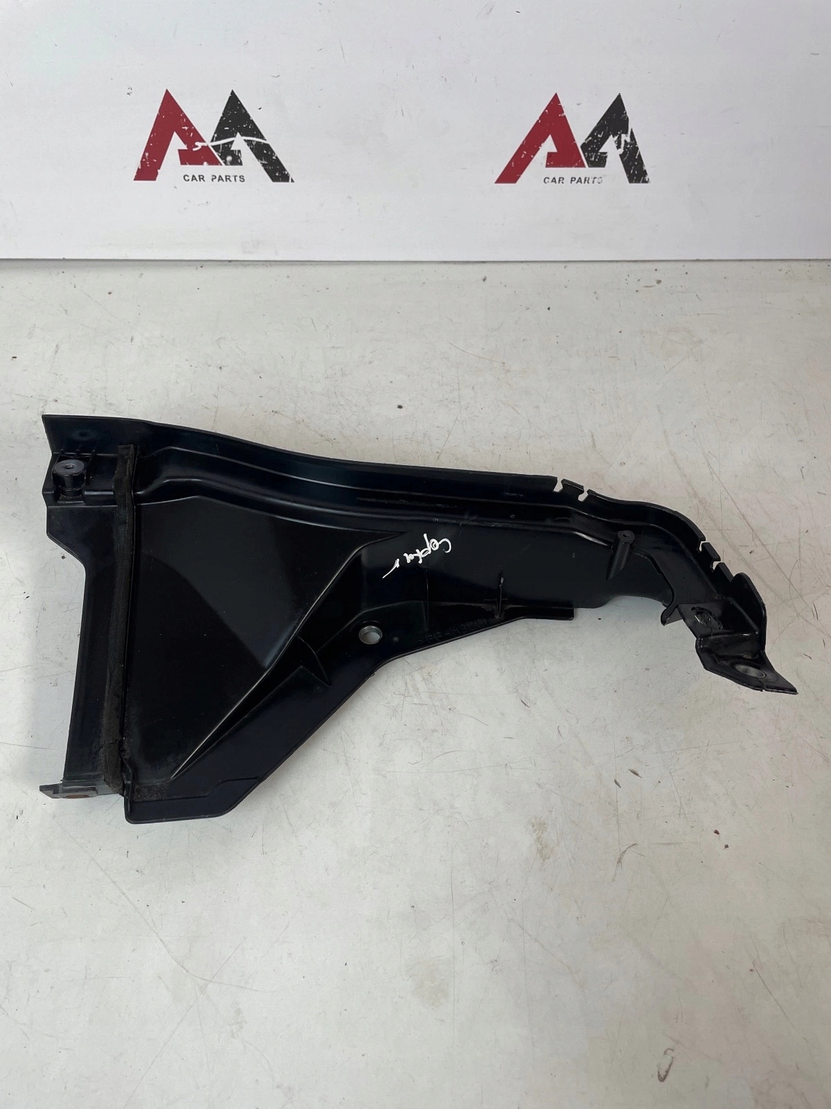 corner under the window right lower Renault Captur and