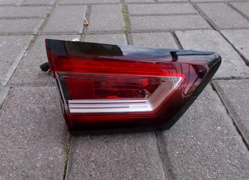 RENAULT CLIO IV HB LAMPA TYLNA LEWA W KLAPĘ LED