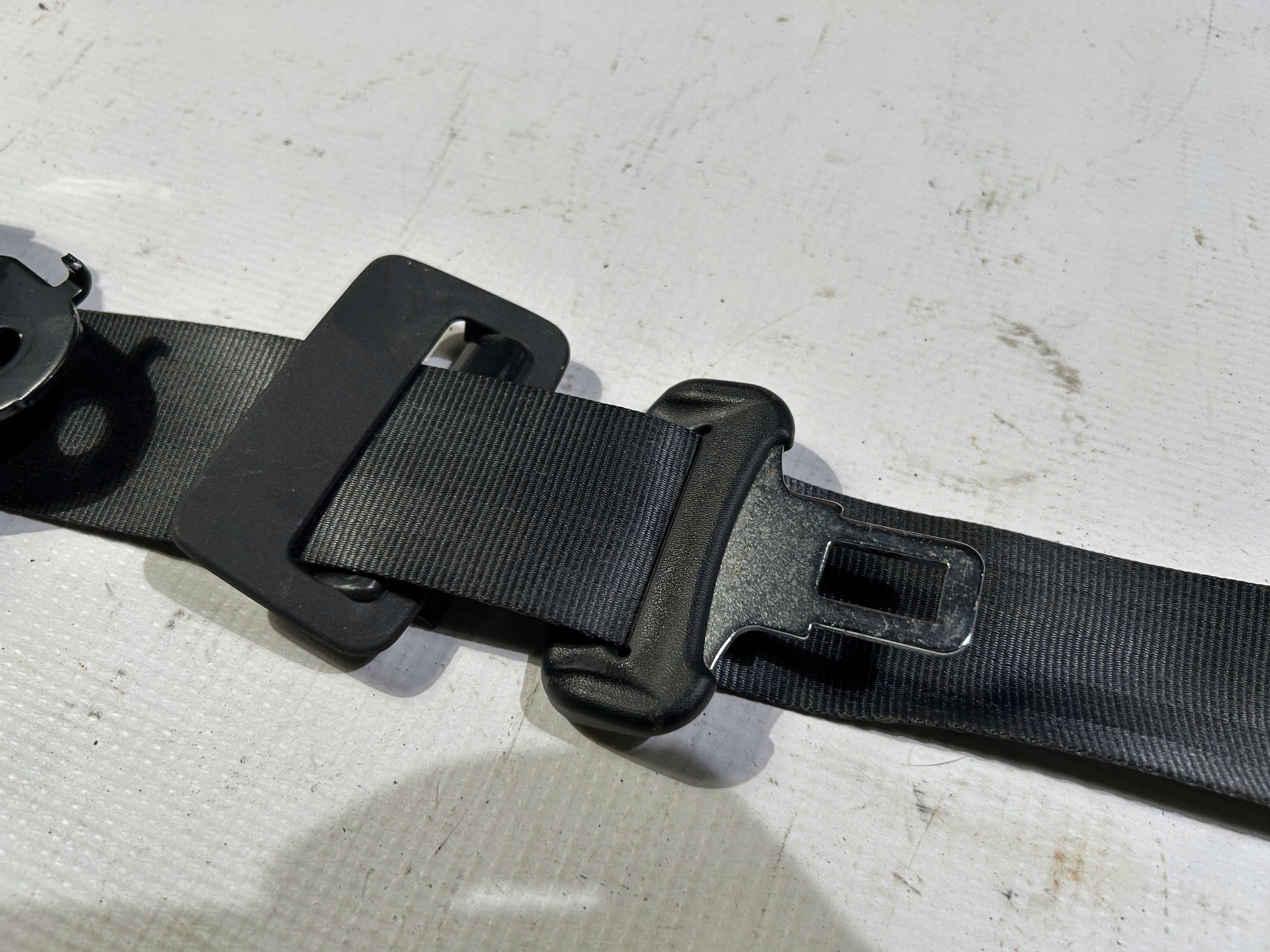Gurten Sicherheits heck hinten mitte Subaru WRX VB 2022r