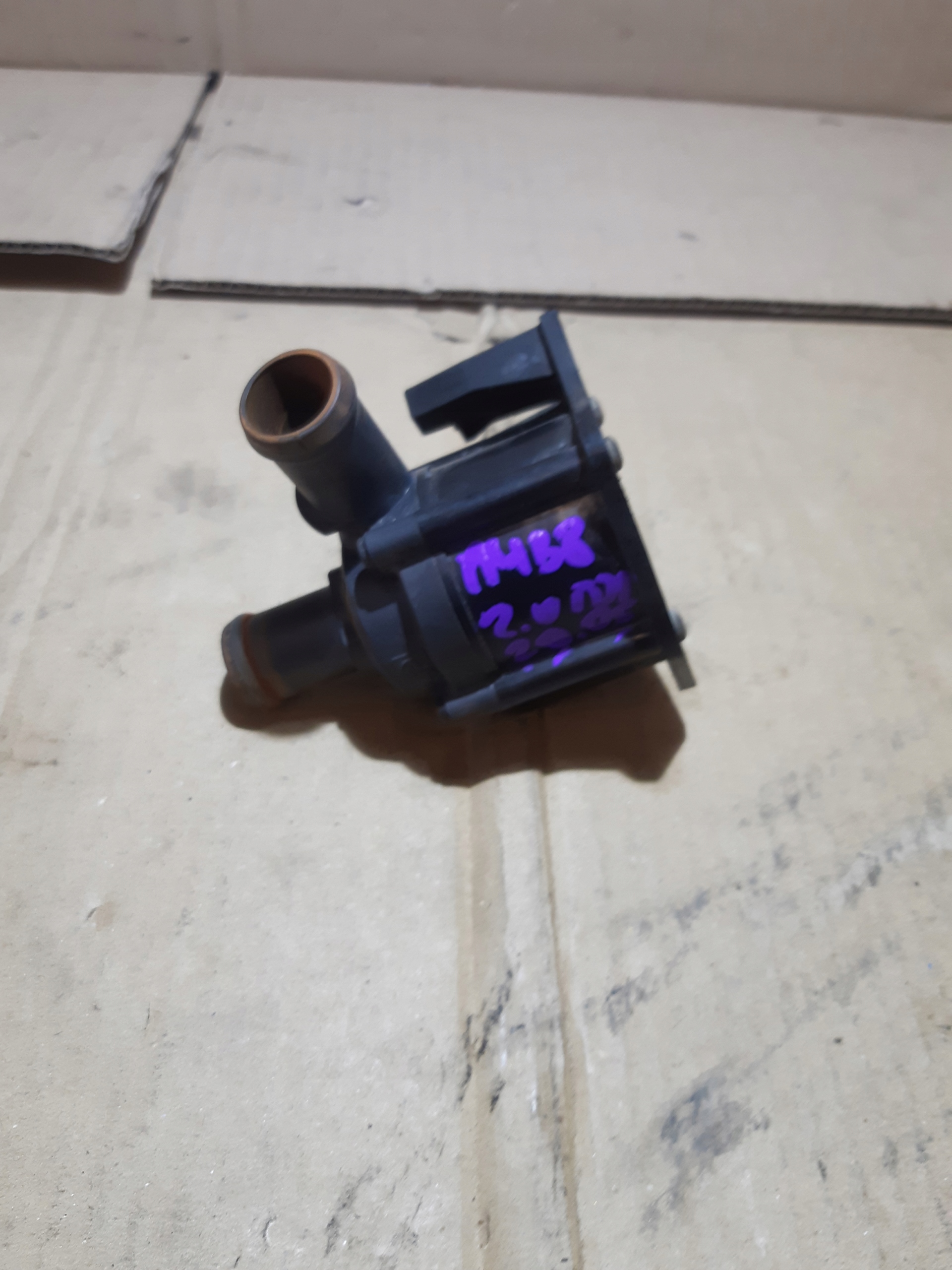 AUDI A4 B8 dodatková pumpa pumpa vody 06H121601J