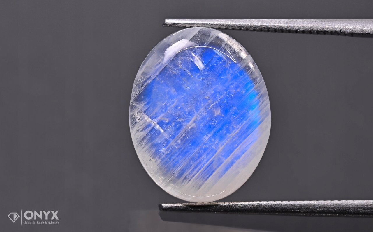 Měsíční kámen konvexní mělký ovál 15x12 mm