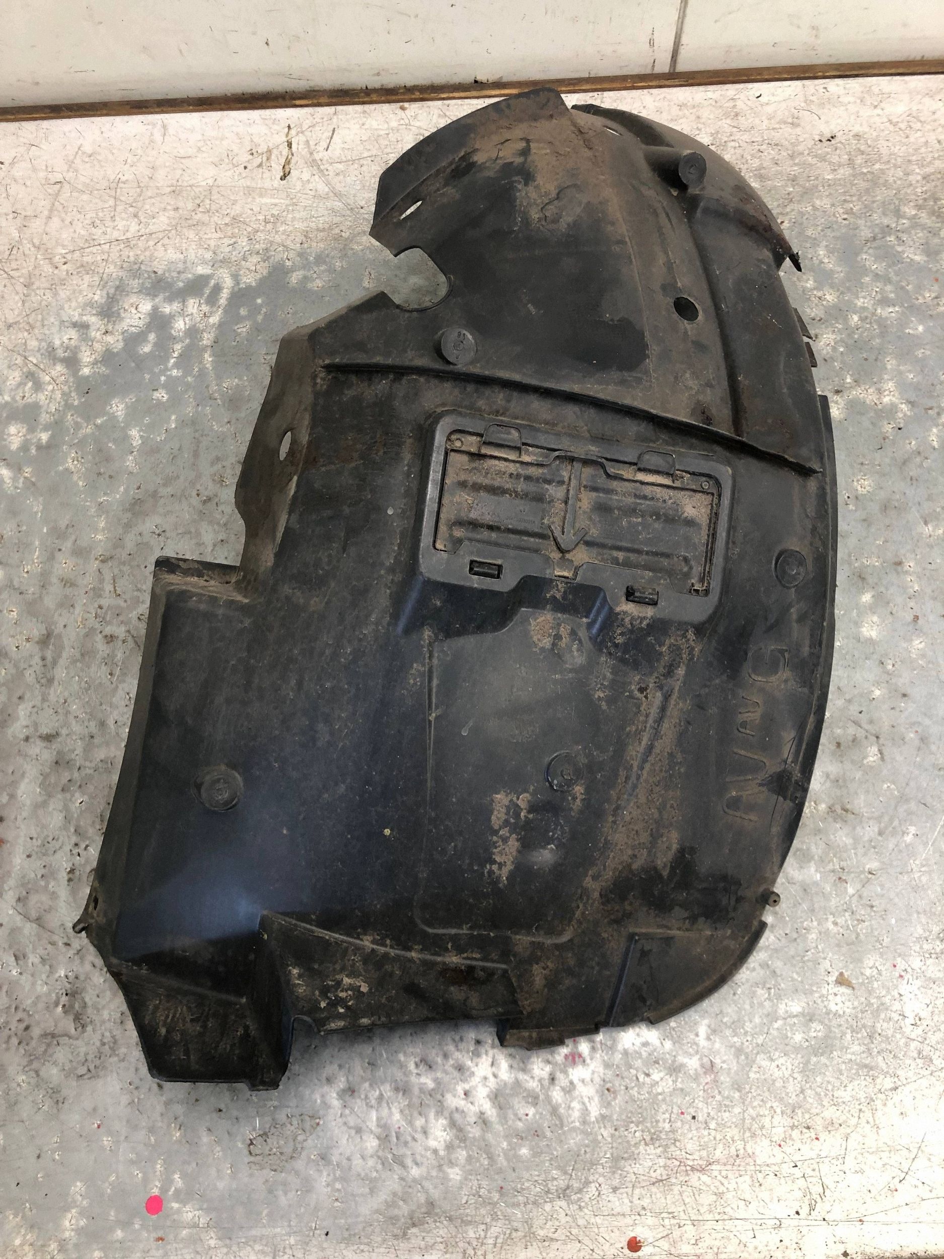 mudguard left front part front RENAULT TRAFIC III 638450844R