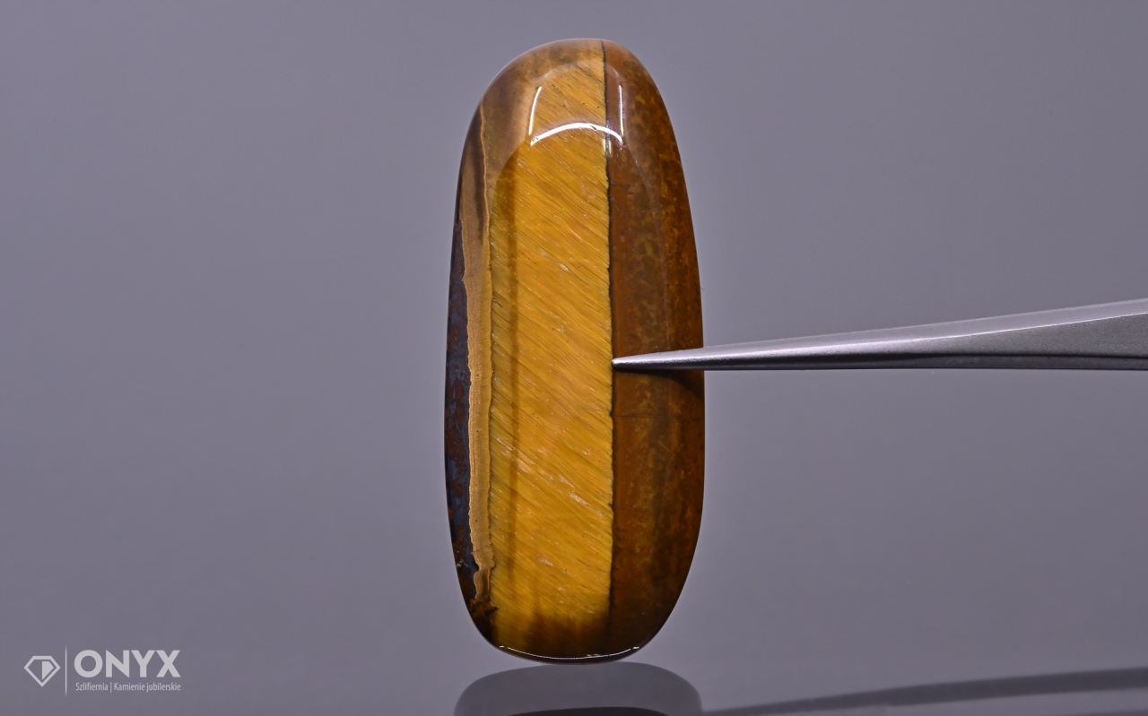 Tygří oko kabošon nepravidelný 40x16,5 mm