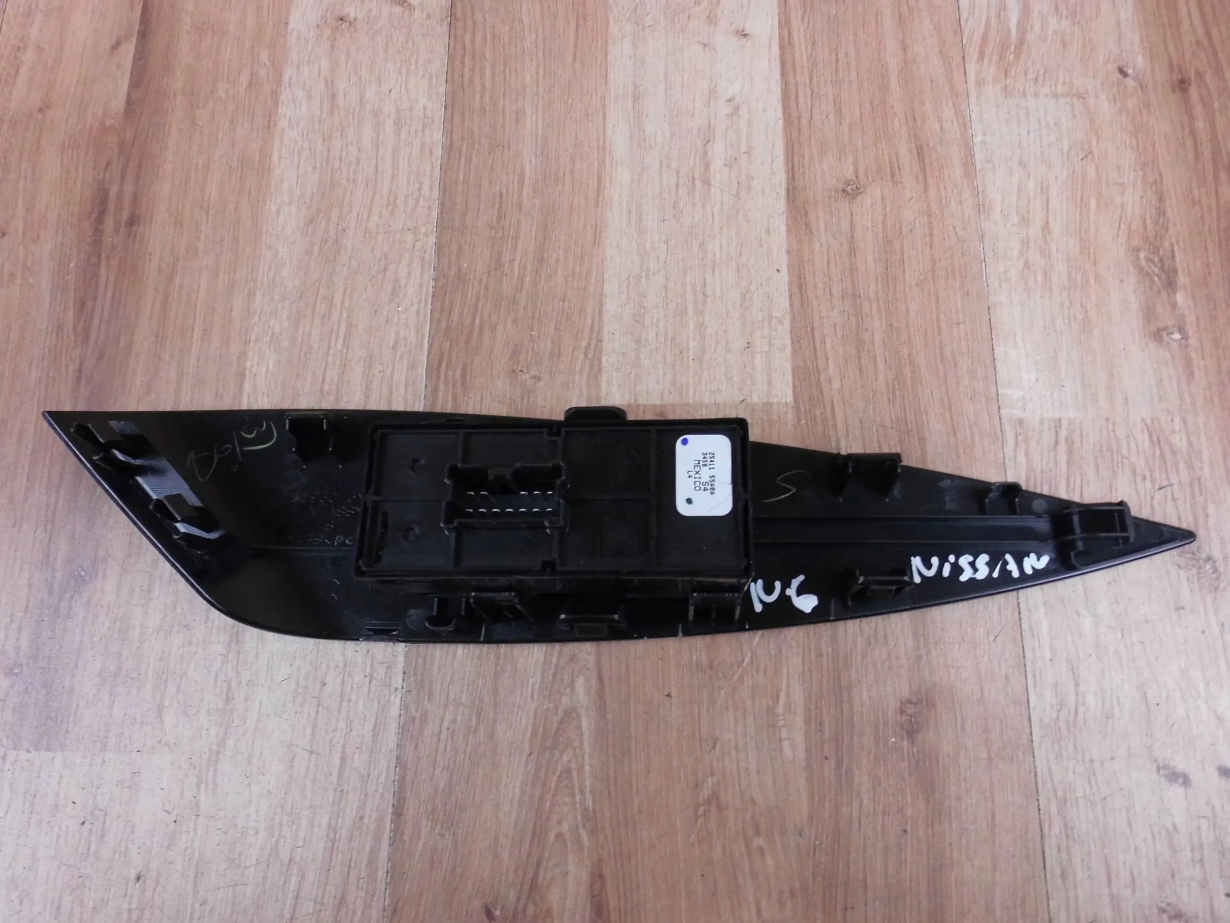 Nissan Leaf II ZE1 window control switch right front 80960 3NL0A