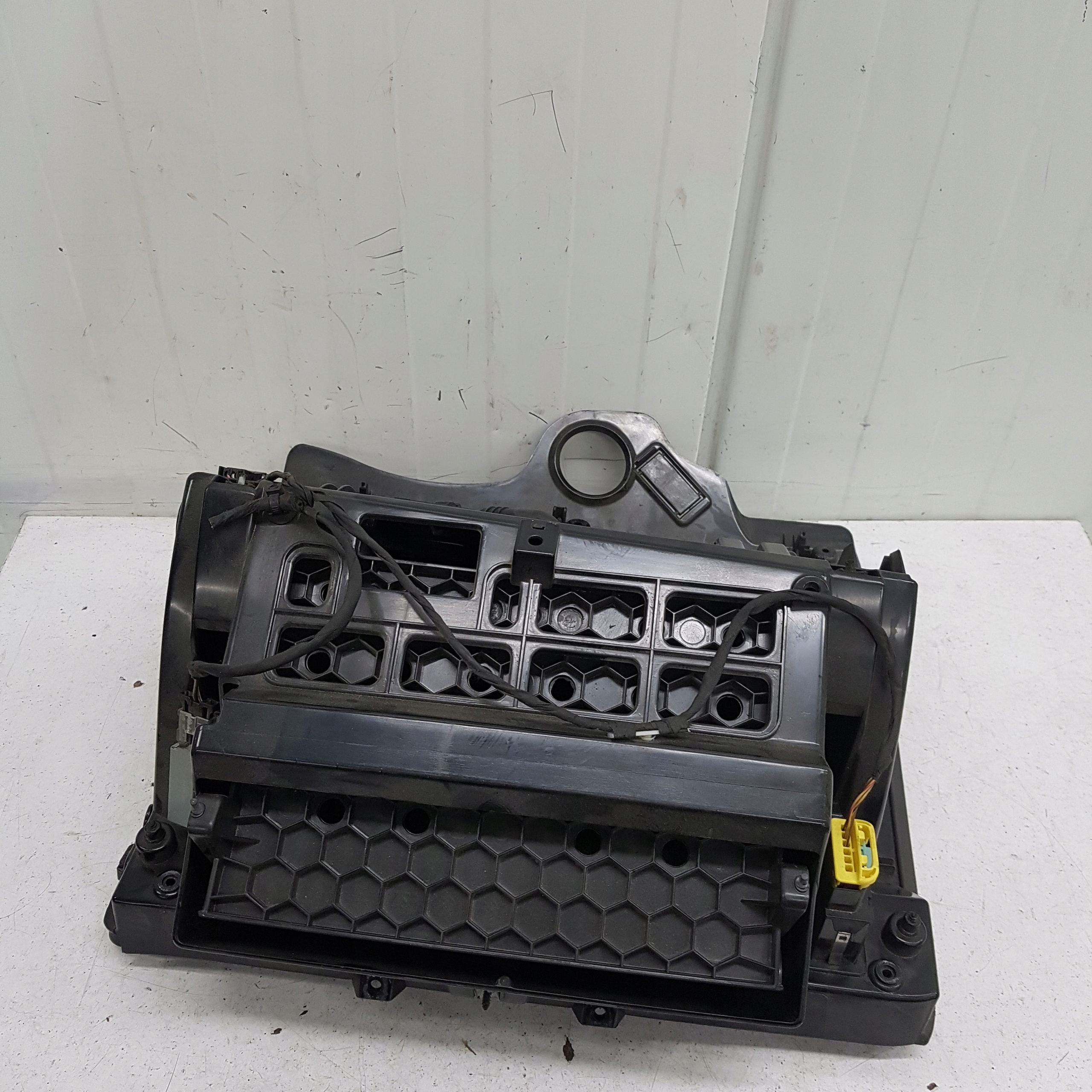 Handschuhfach des Beifahrers VOLKSWAGEN PASSAT B6 3C1857114
