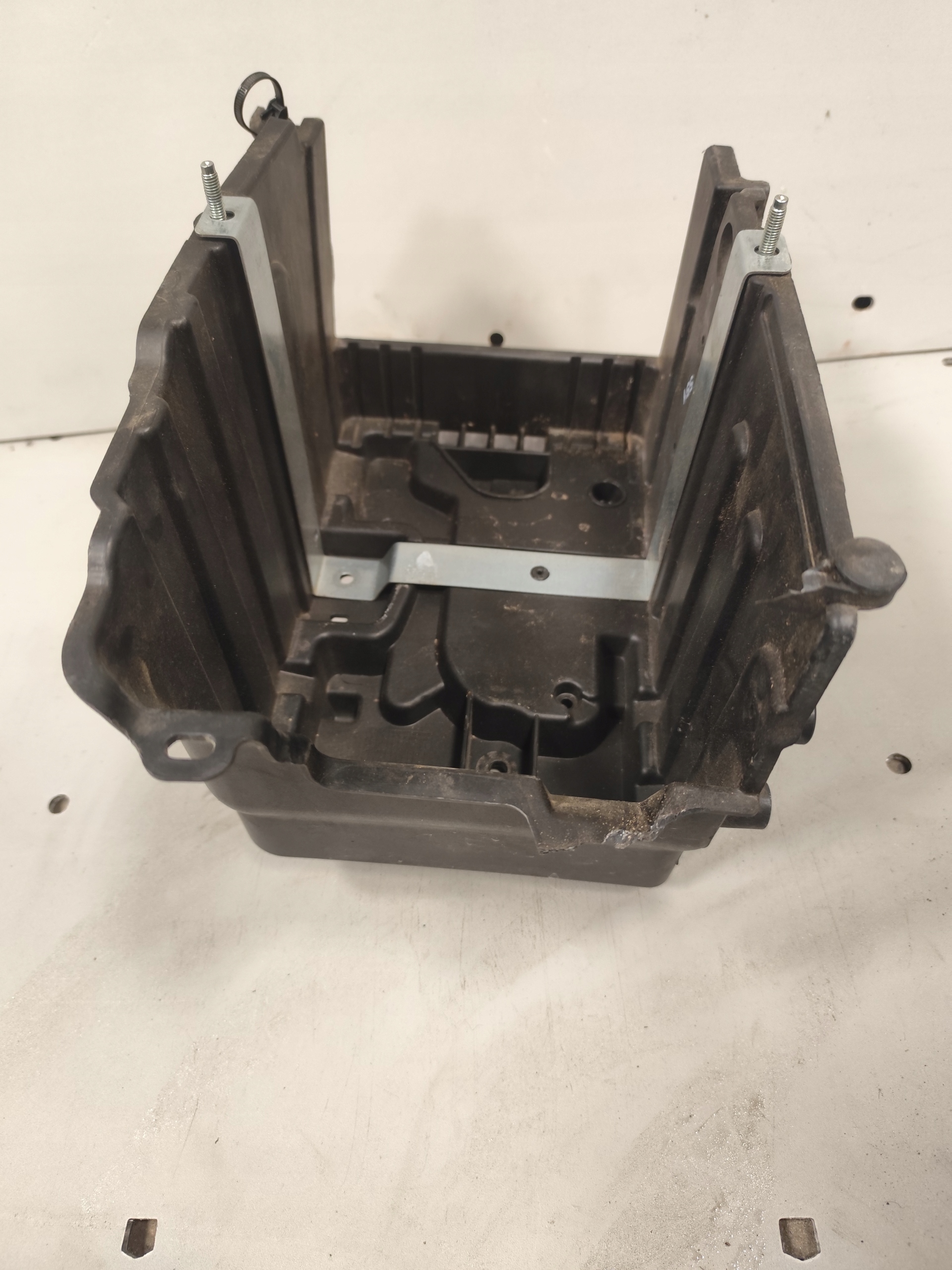 FORD PUMA Porte pour batterie