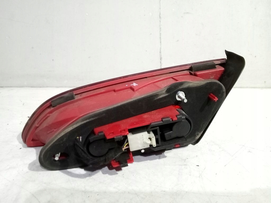 Alfa Romeo 159 kombi light left rear part to the bonnet
