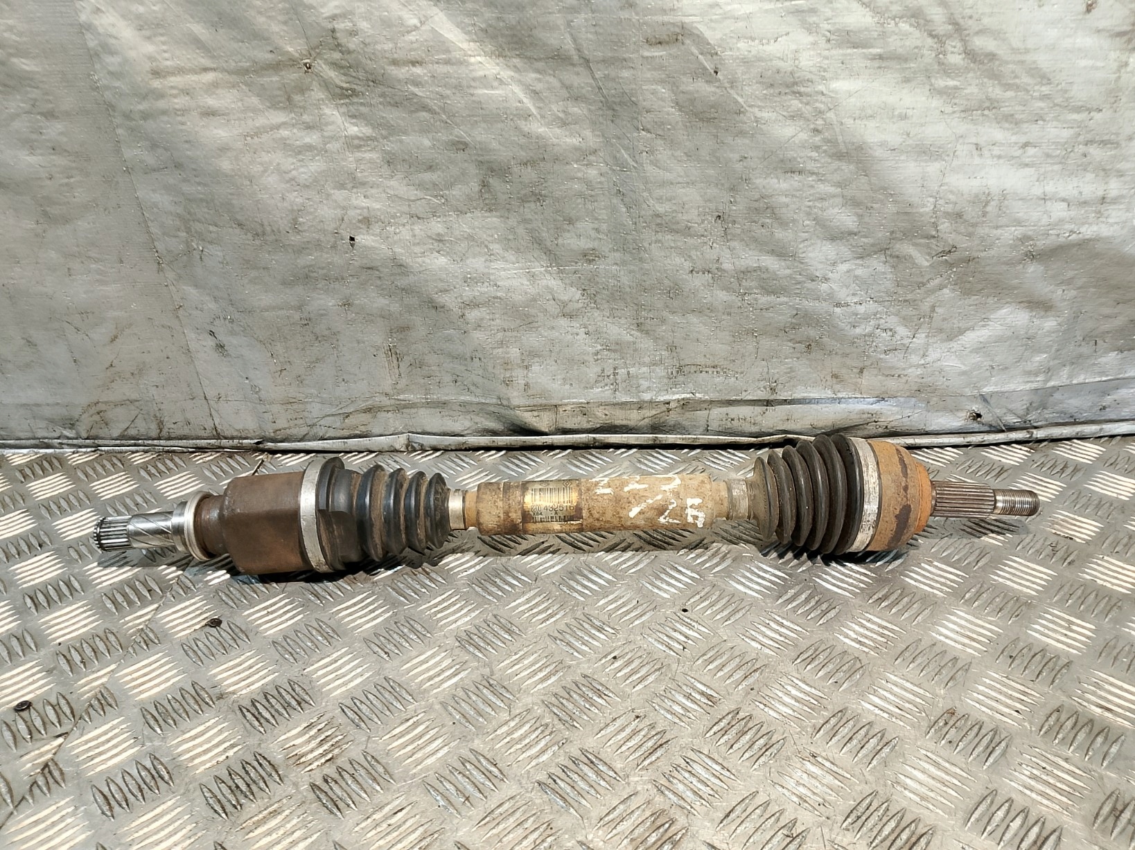 semi-axis left short. RENAULT SCENIC II 2 1.5 DCI 8200432516