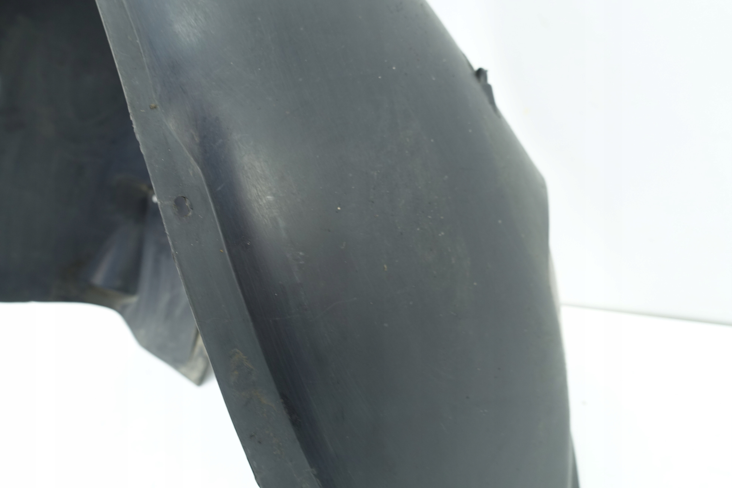 mudguard left front VOLVO 850 1372951