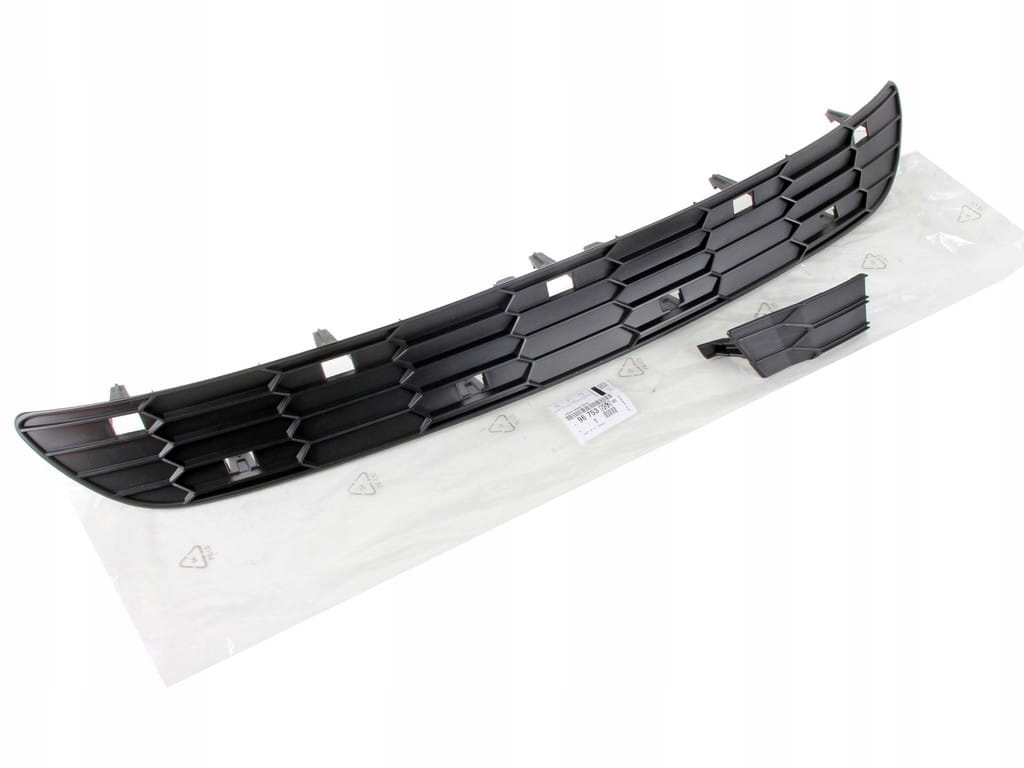 ATRAPA ZDERZAKA PRZEDNIEGO SRODKOWA CITROEN DS5