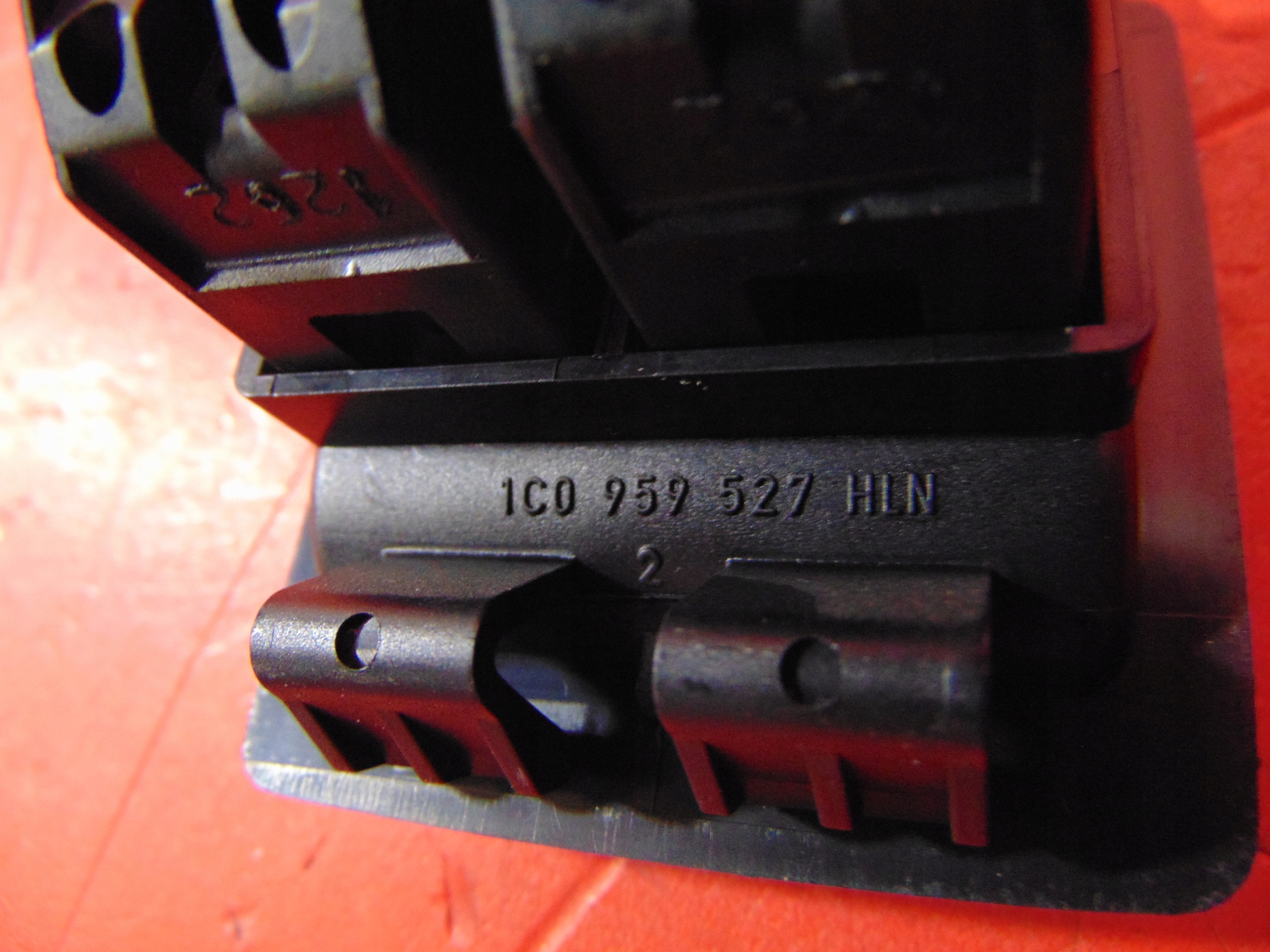 VW NEW BEETLE 1C PANEL window control switch left front 1C0959527