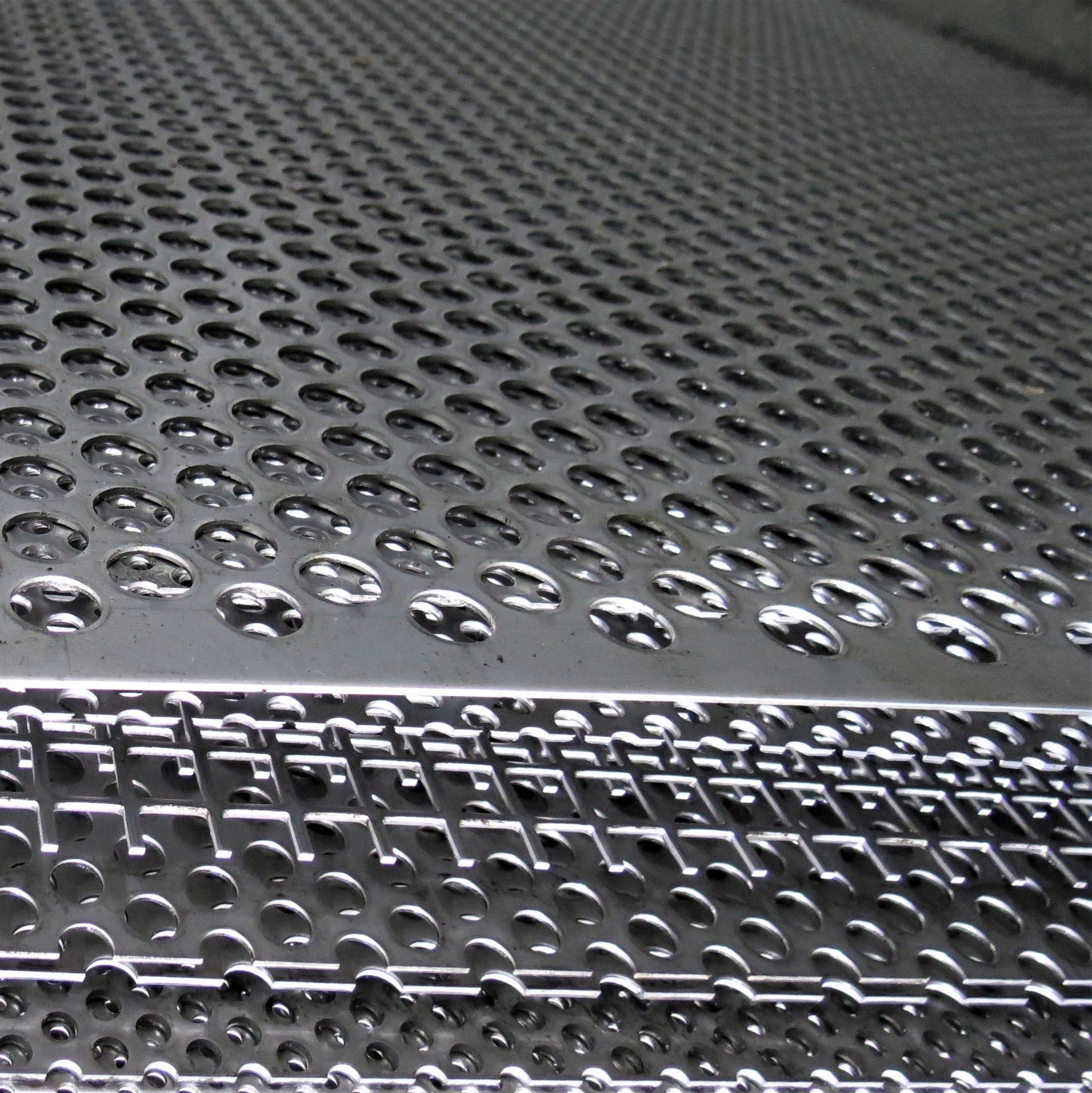 Blacha nierdzewna perforowana RV8-12 2x500x500