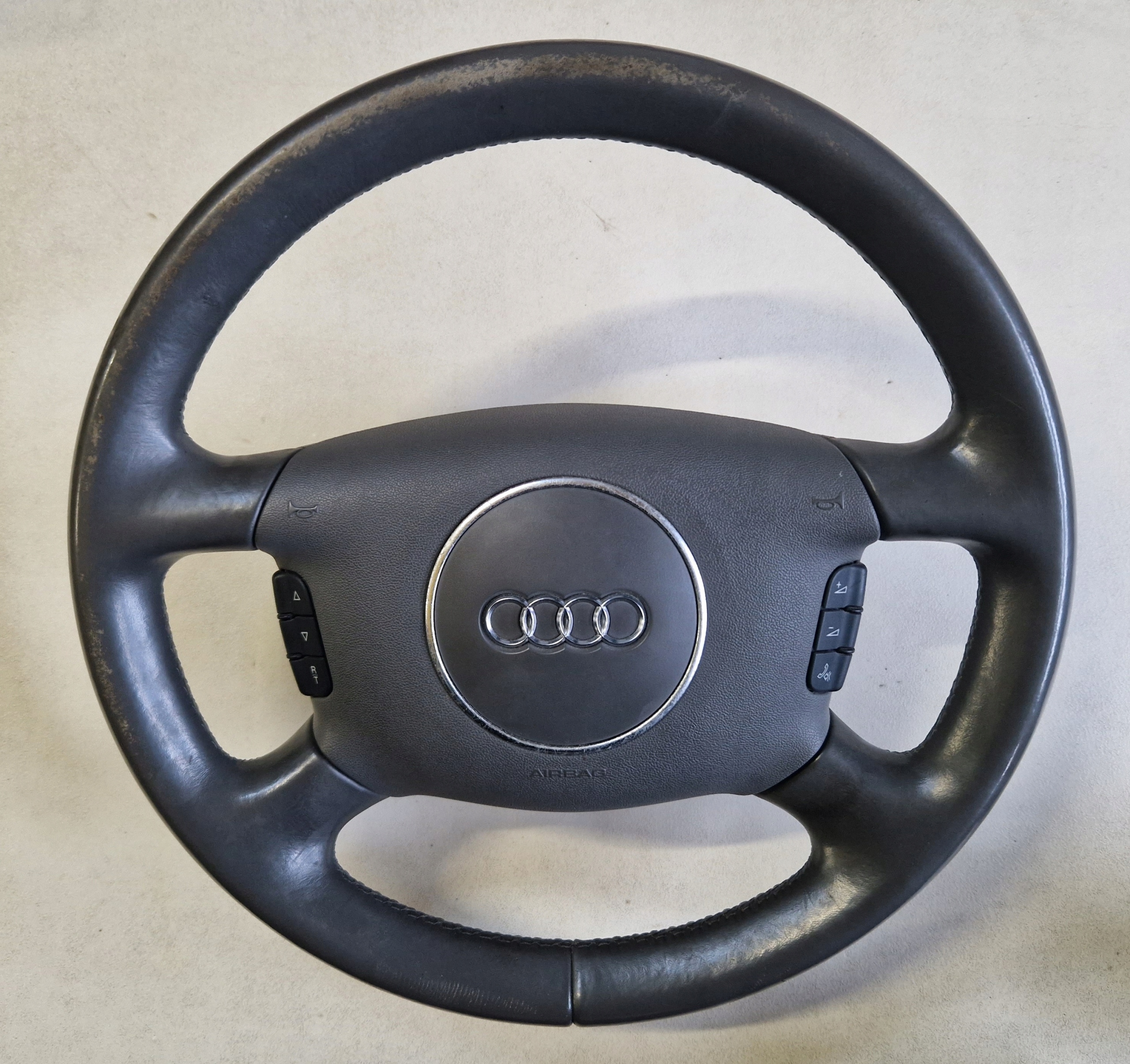 8E0000124B - Рульове колесо AUDI A4 B6 шкіра Multifunction SWING