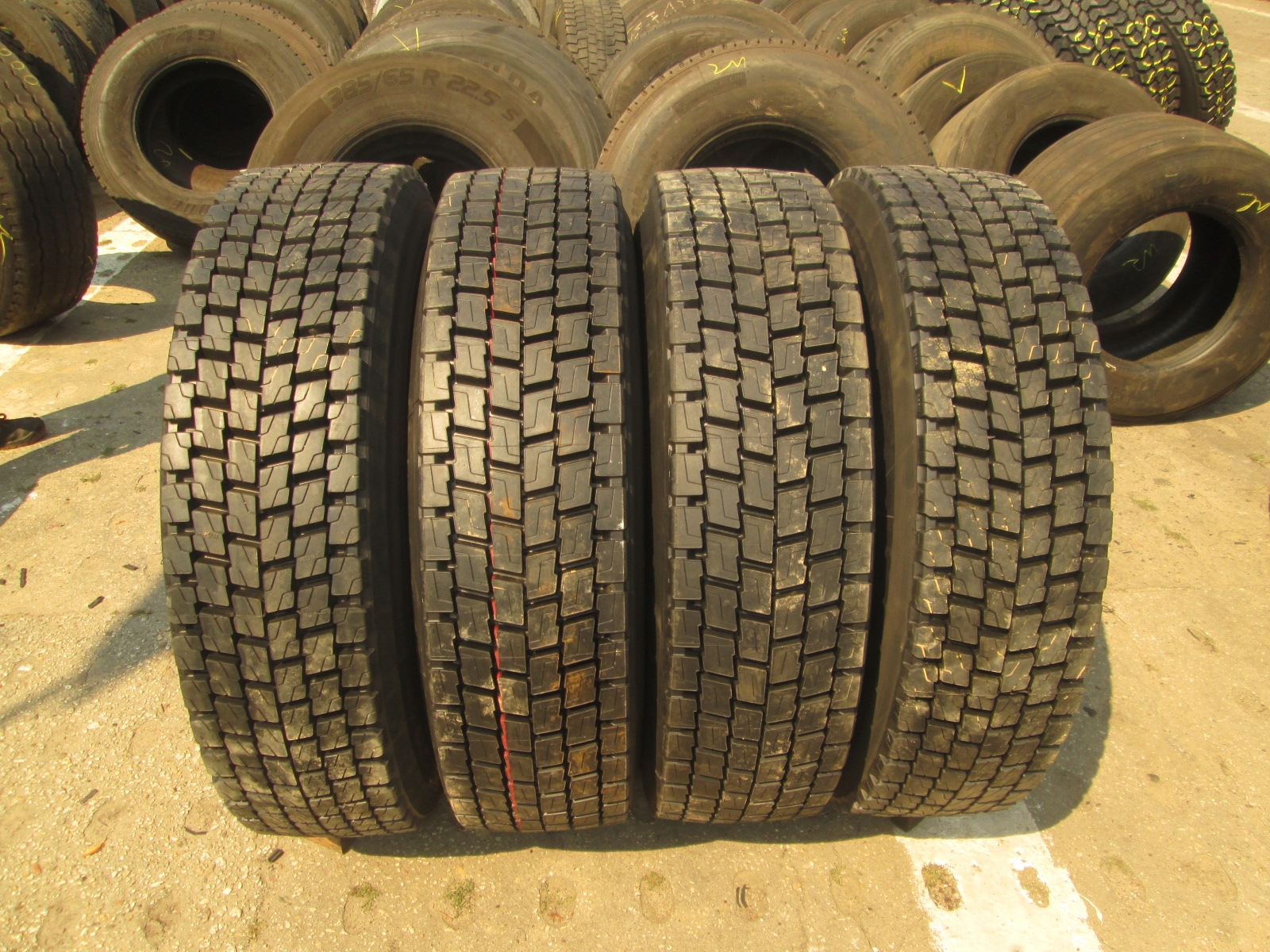 315 / 80R22.5 малюнок Michelin XDE2 4.шт