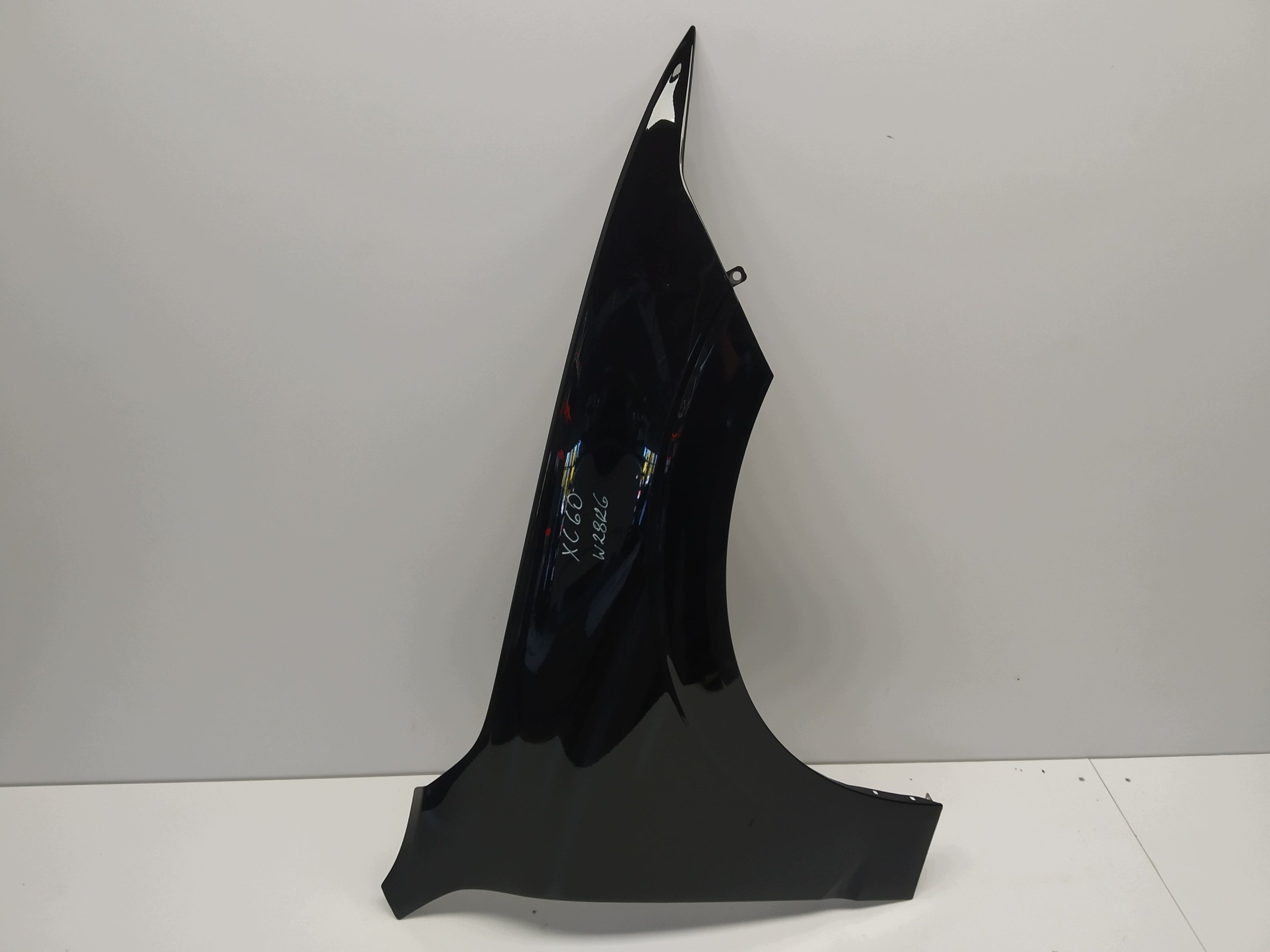 2017r + Volvo Xc60 II fender front right front original black