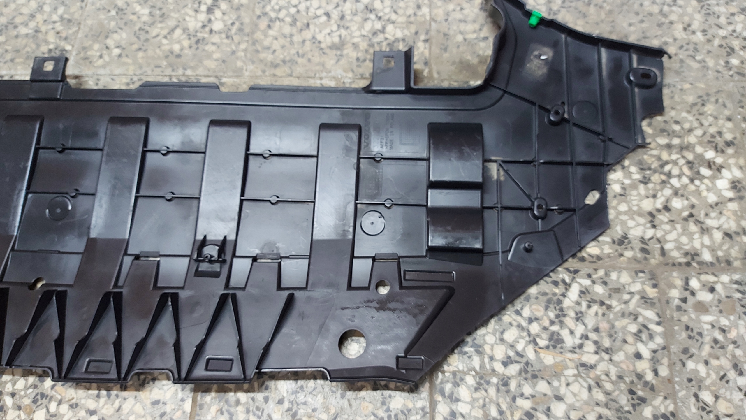 ABSORBER cover below bumper VOLVO XC60 II 21- LIFT
