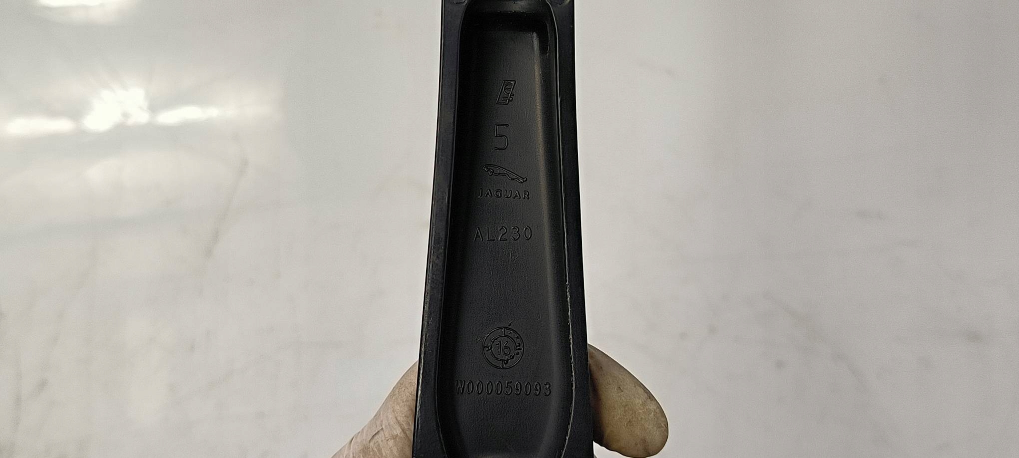 wiper arm front GX73-17527-BC JAGUAR XE X760 2.0 D
