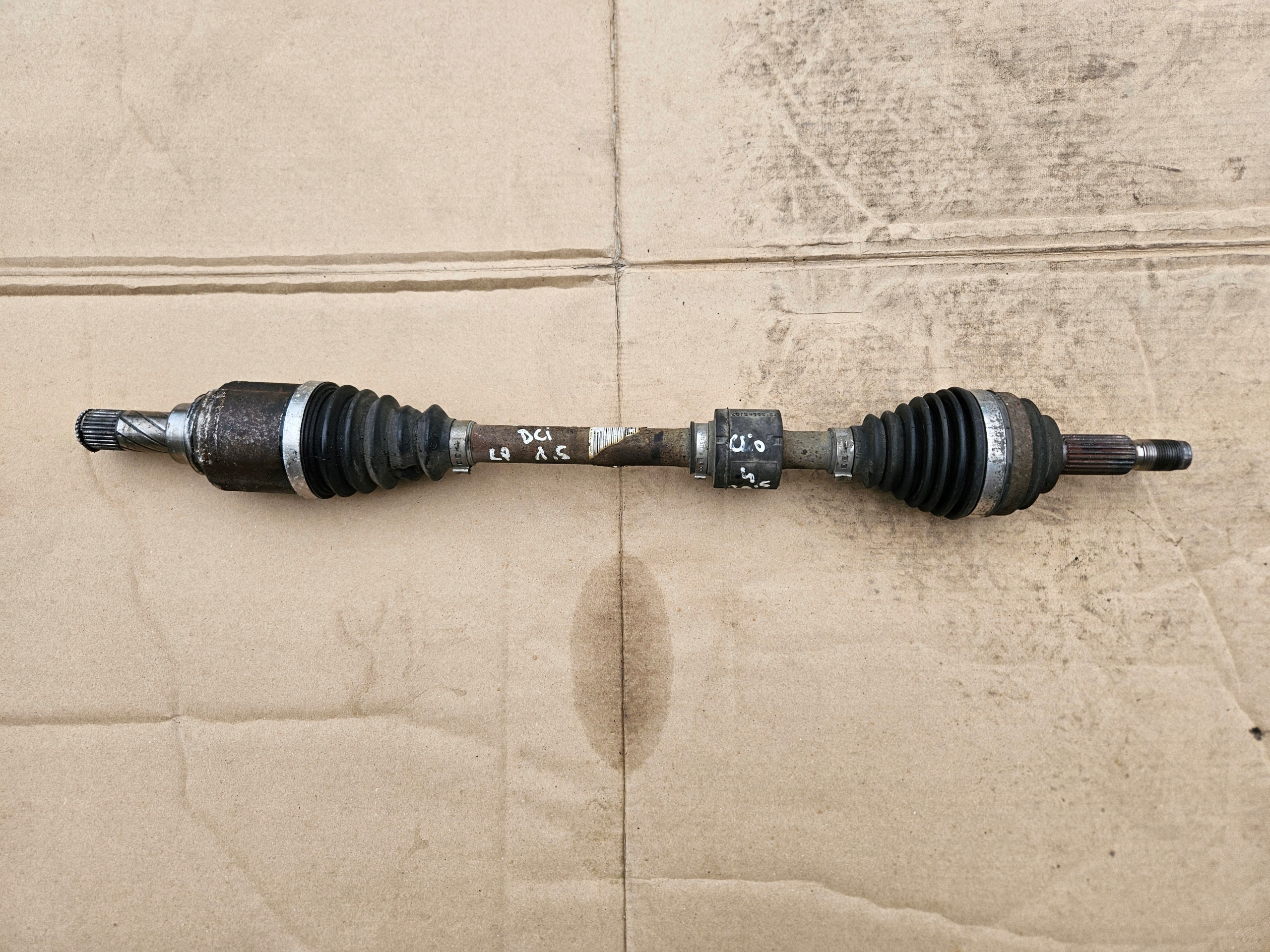 semi-axis left RENAULT CLIO 4 IV 1.5 DCI 2013- 391010115R