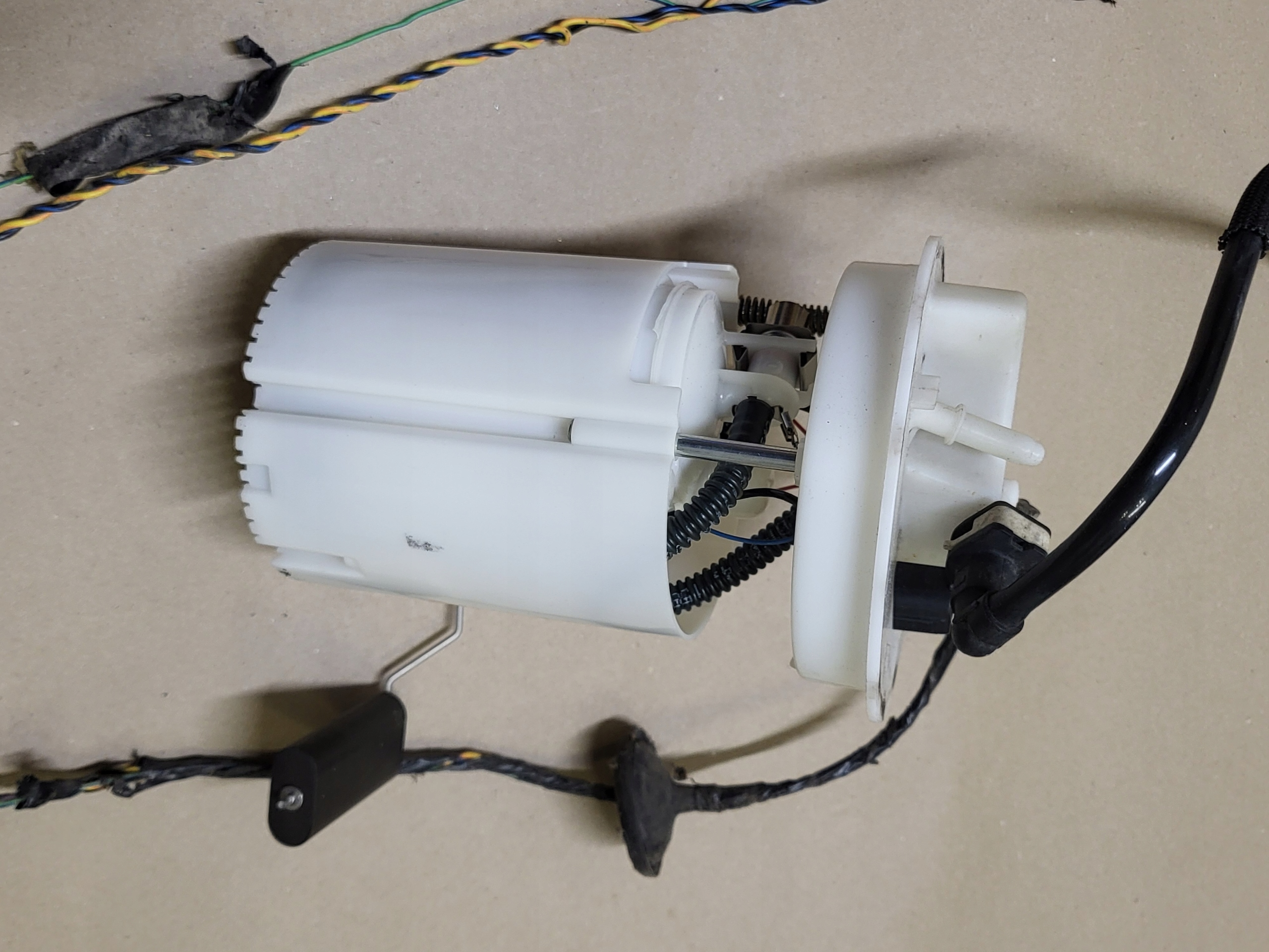 feed pump float guard FORD C-MAX 1.6 BENZ. OE EU