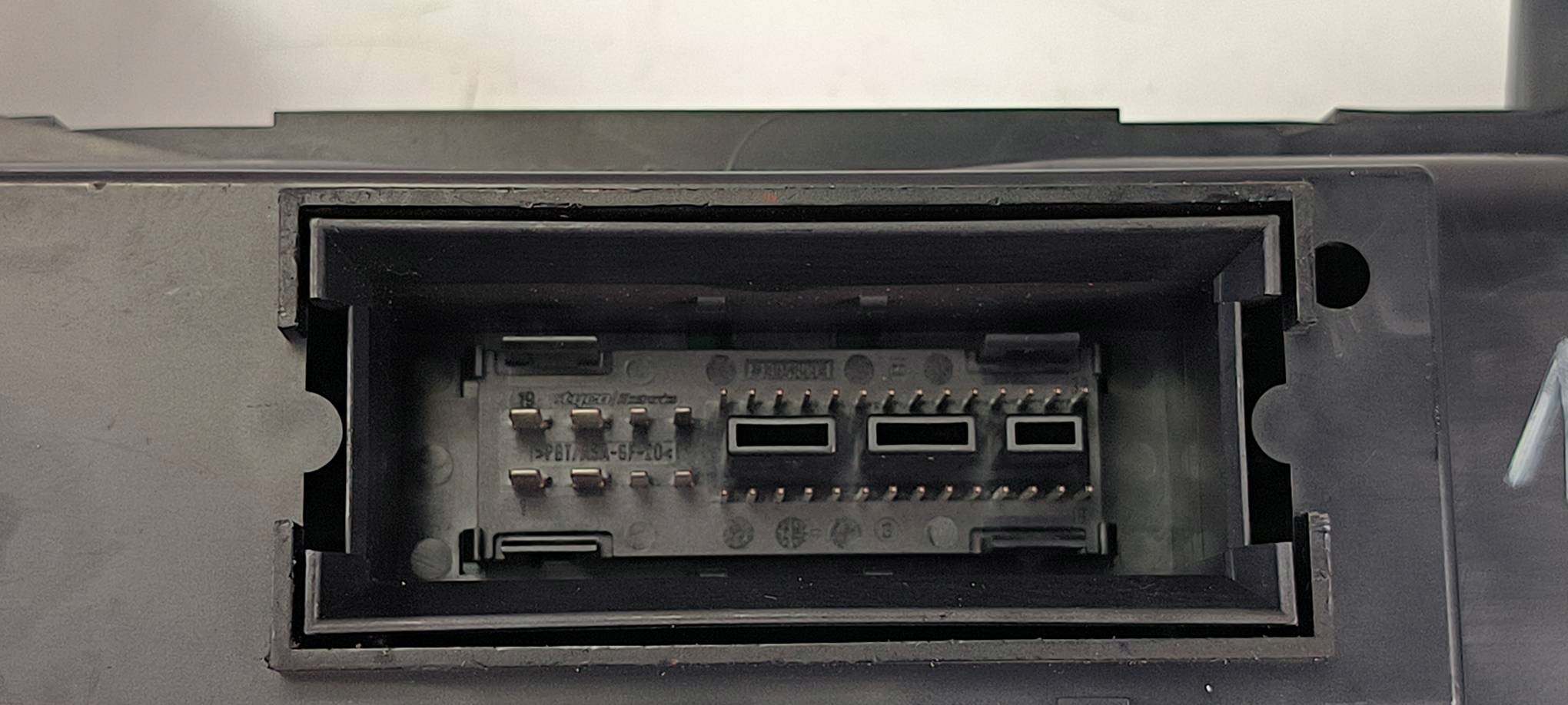 dials clock 3C0920870G VOLKSWAGEN PASSAT B6