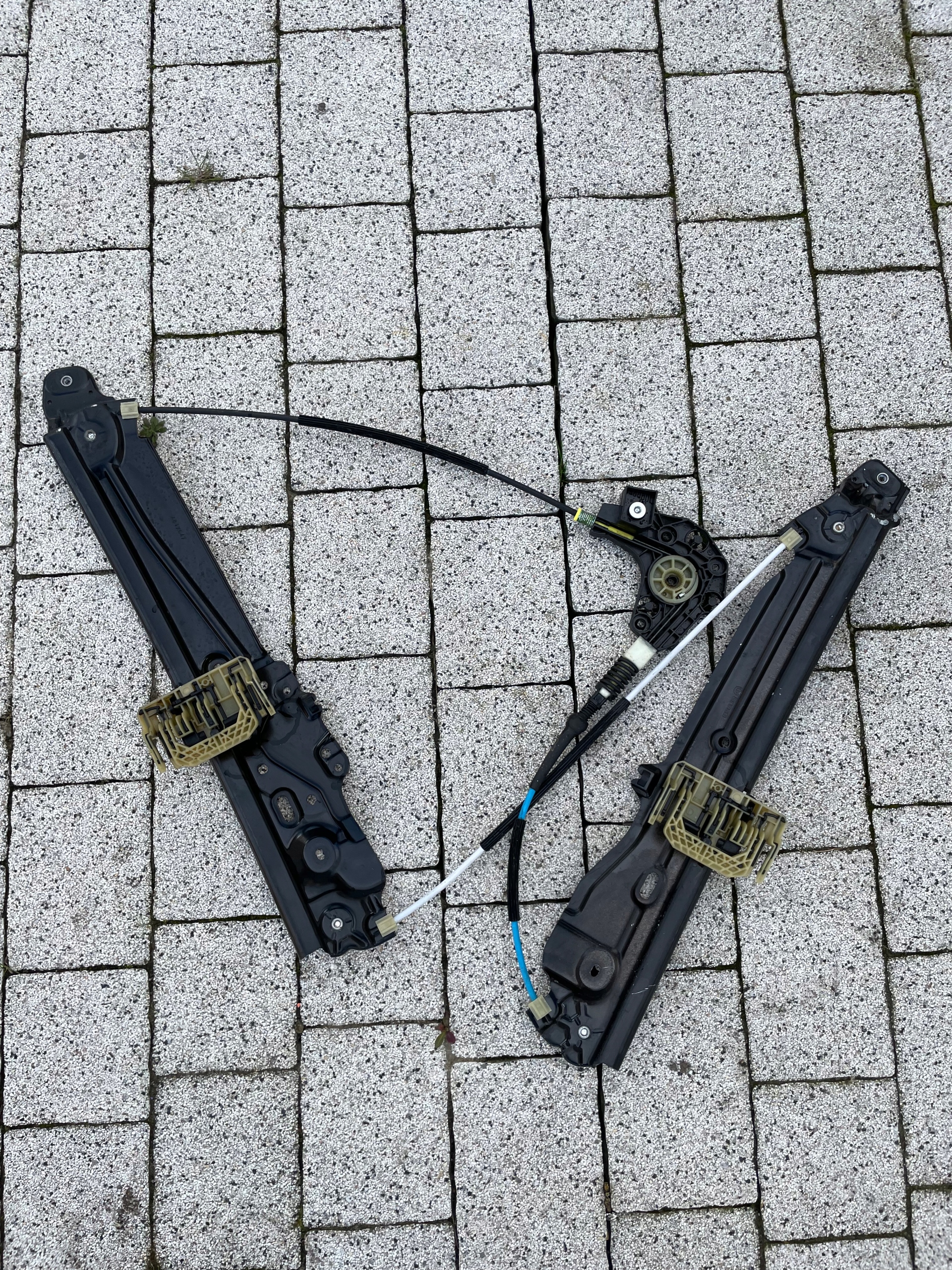 window regulator left front BMW F10 F11 7231887