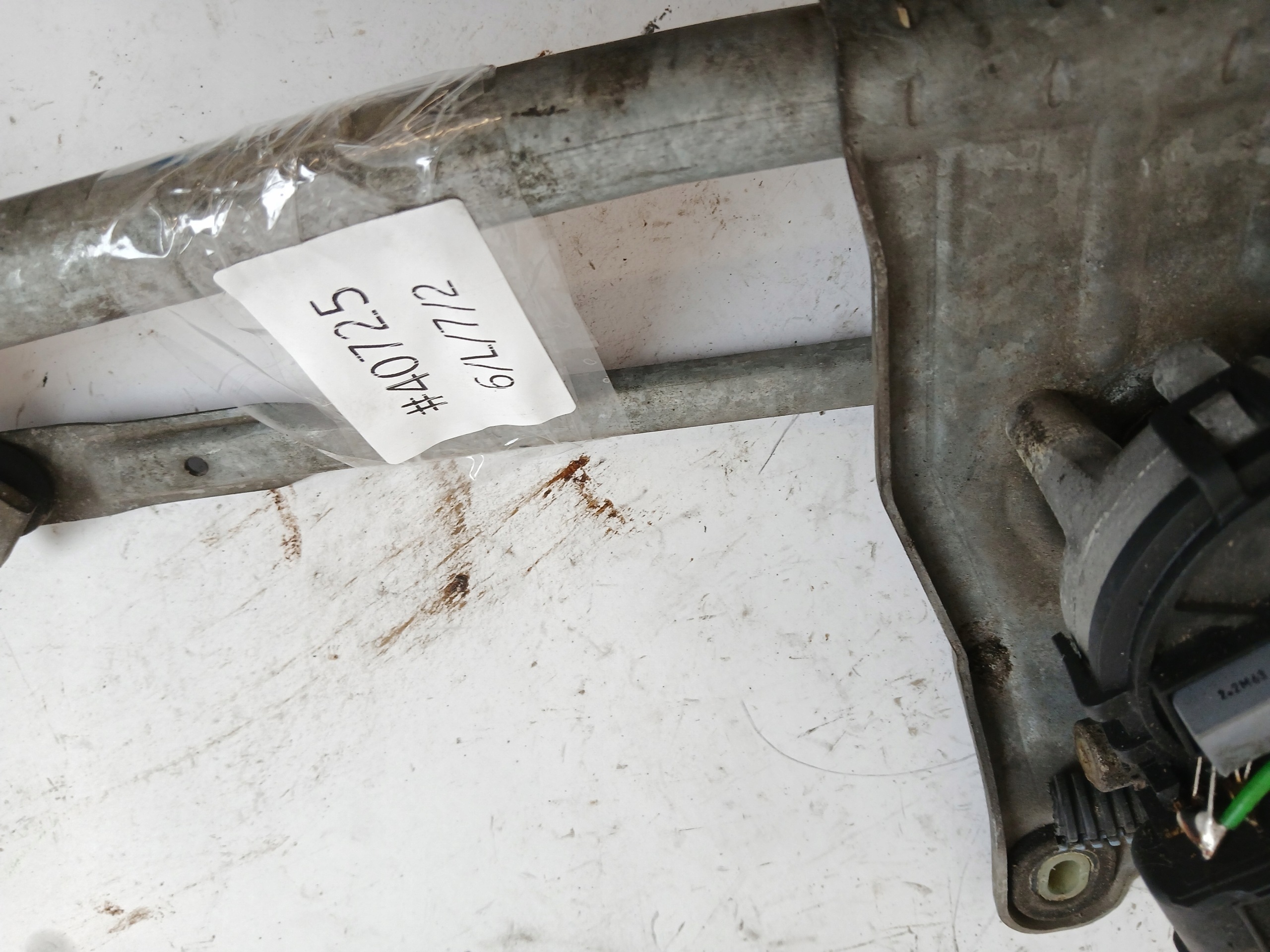 OPEL ASTRA II G wiper mechanism front 24423640