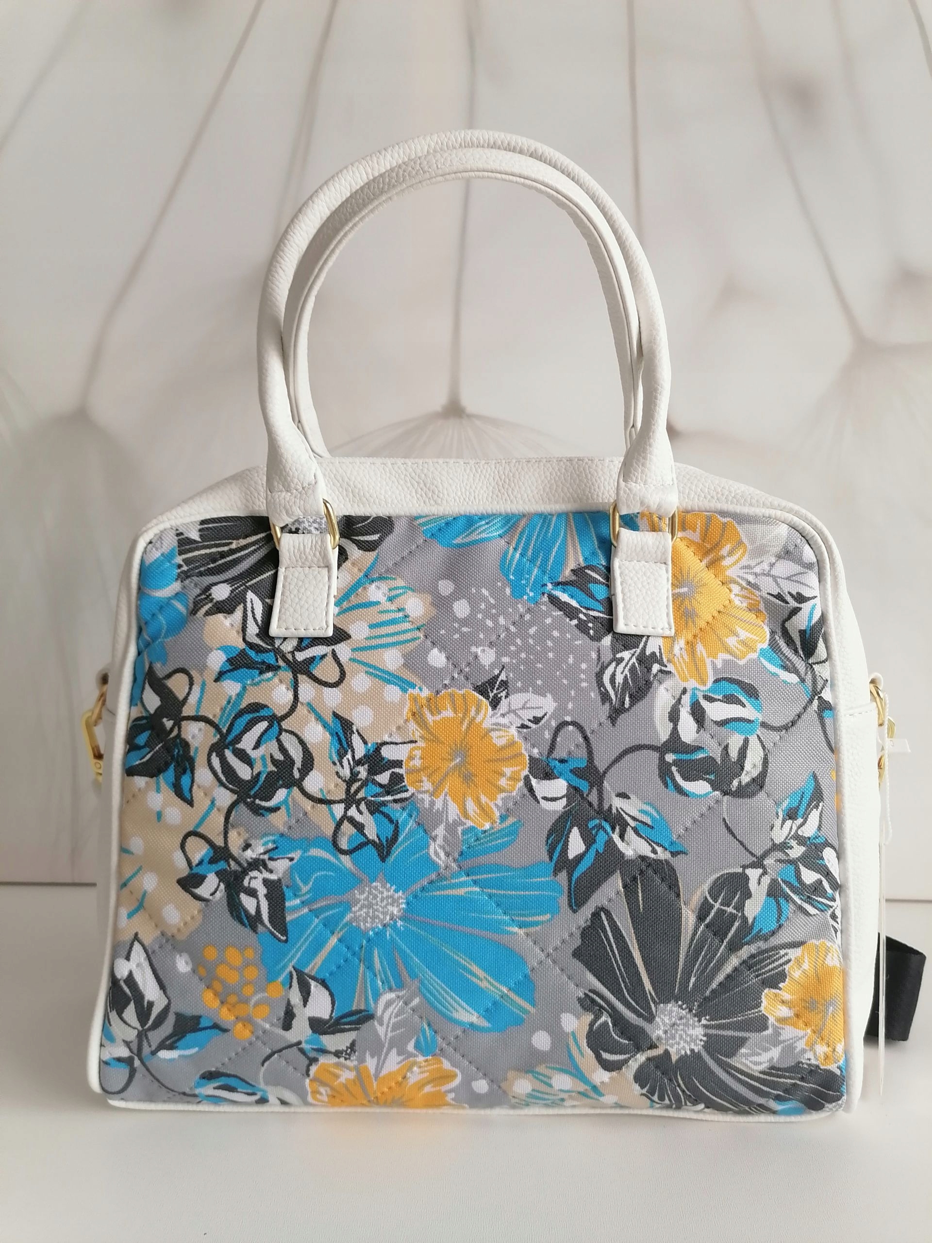 TORBA DAMSKA LAURA BIAGGI PIKOWANA BIAŁA DO PRACY Kolor dodatkowy niebieski