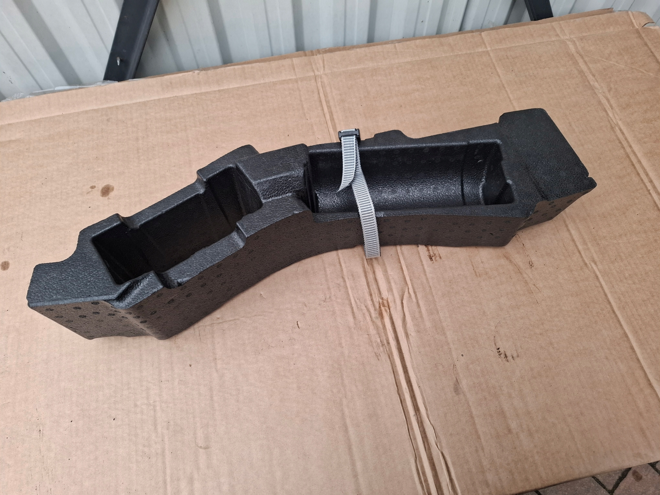 A7 C8 4K WKLAD PIANKA boot rear part polystirene 4K8012169G
