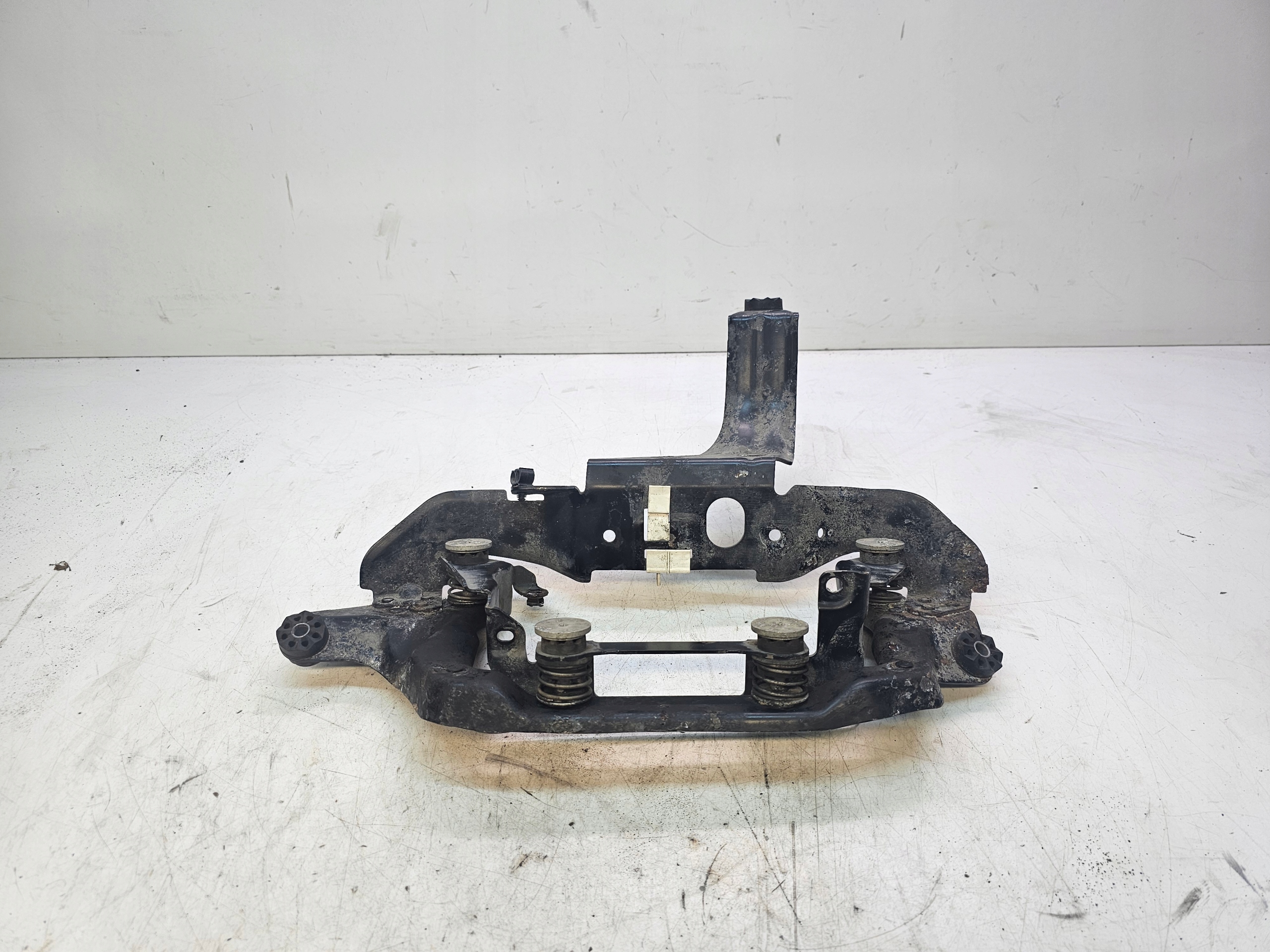 holder KOMPRESORA springing AUDI A6 C7 A7 4G0698999