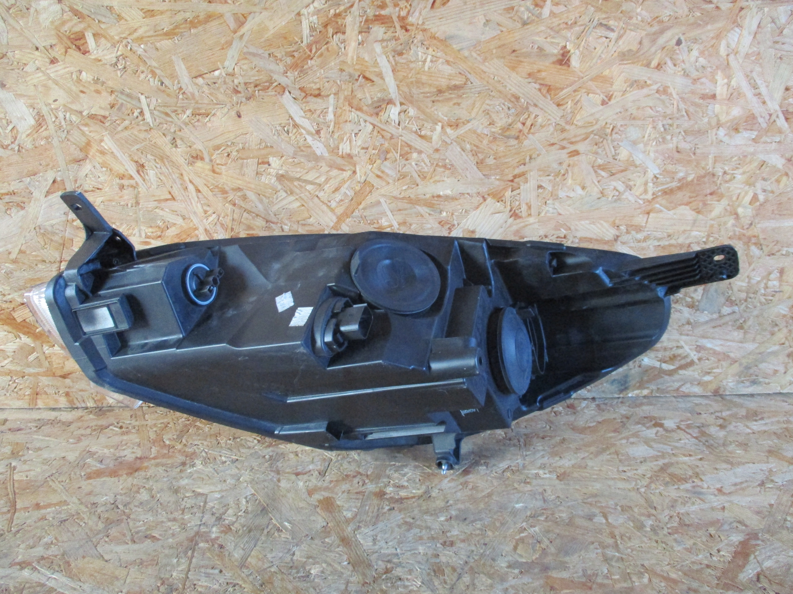 REFLEKTOR light right FORD FIESTA MK8