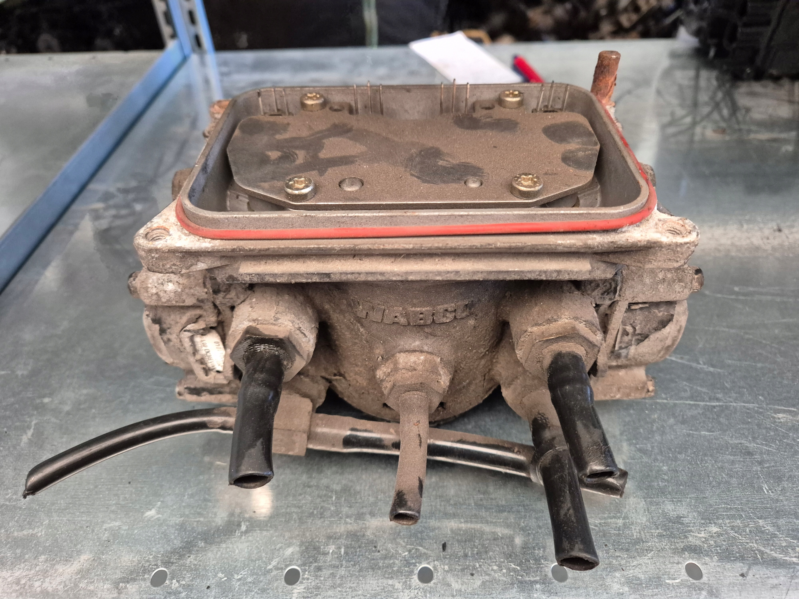 ZAWÓR MODULATOR HAMULCOWY EBS TYŁ MAN TGL TGM 81521066039