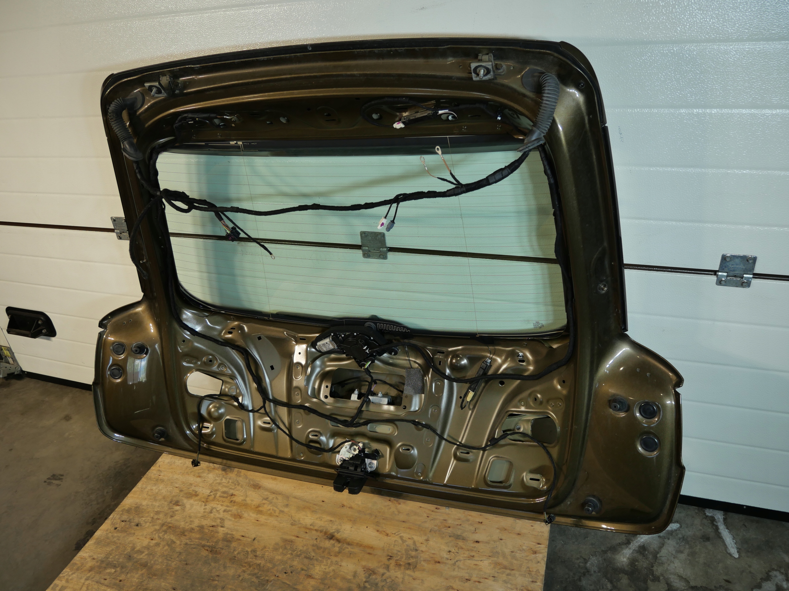 AUDI Q3 8U trunk door boot