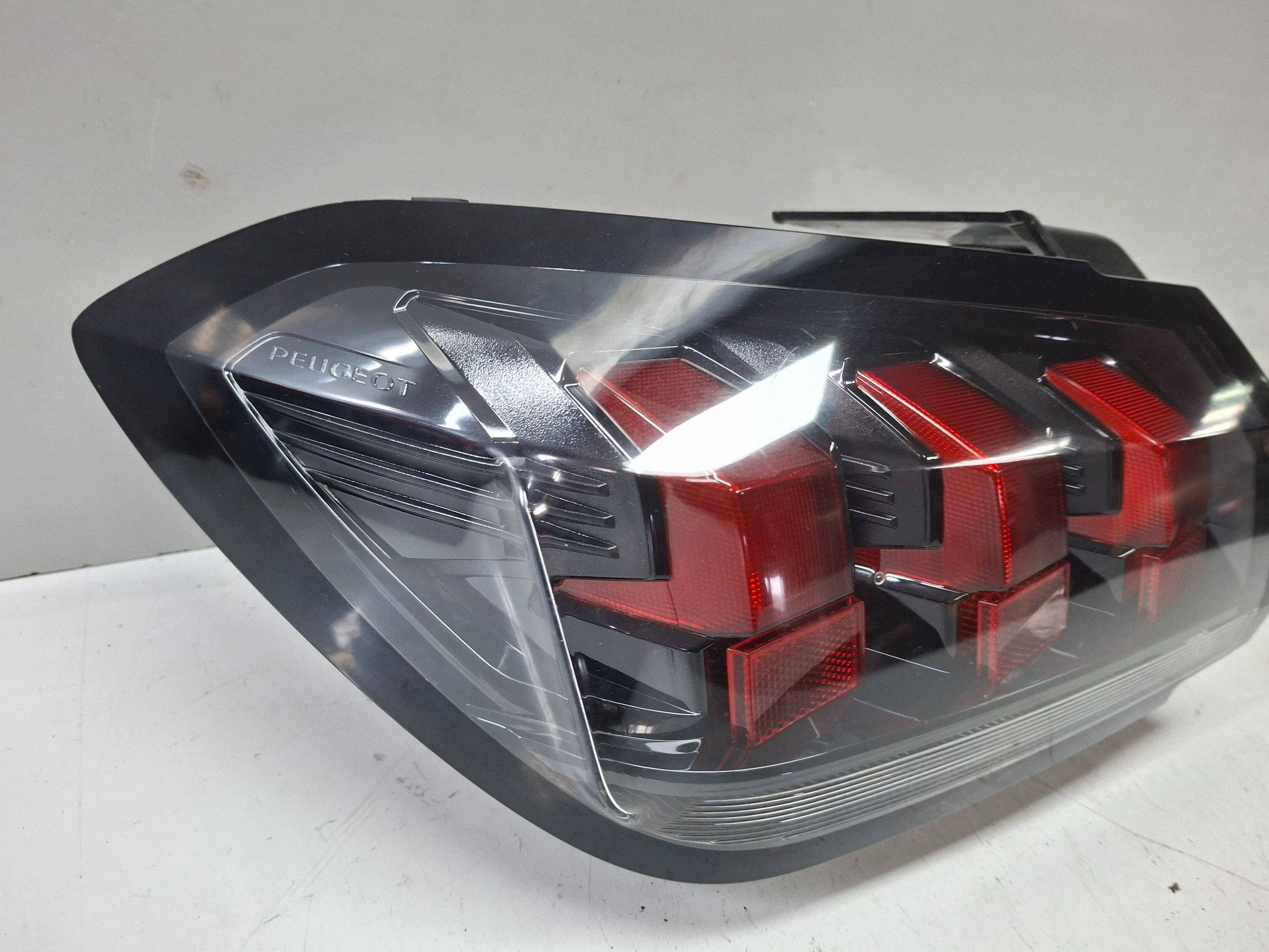 light rear left 9823216780 PEUGEOT 208 II 2019